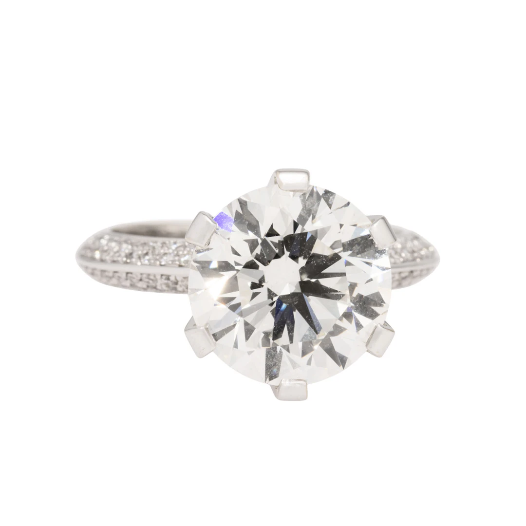 Ring mit Brillant von 5,81 ct