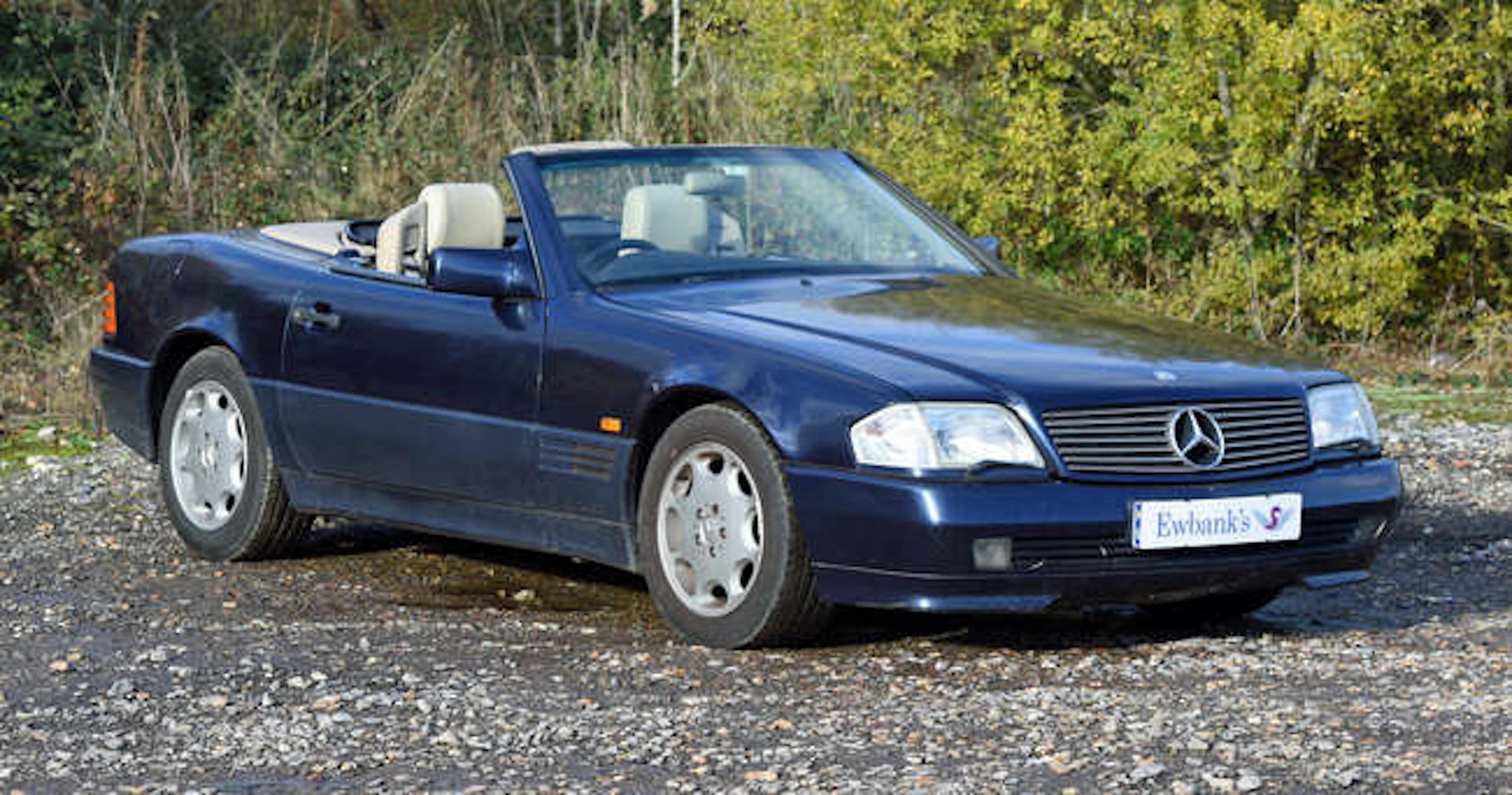 1994 Mercedes-Benz SL320 Automatic. Registration number: M46 EHP.