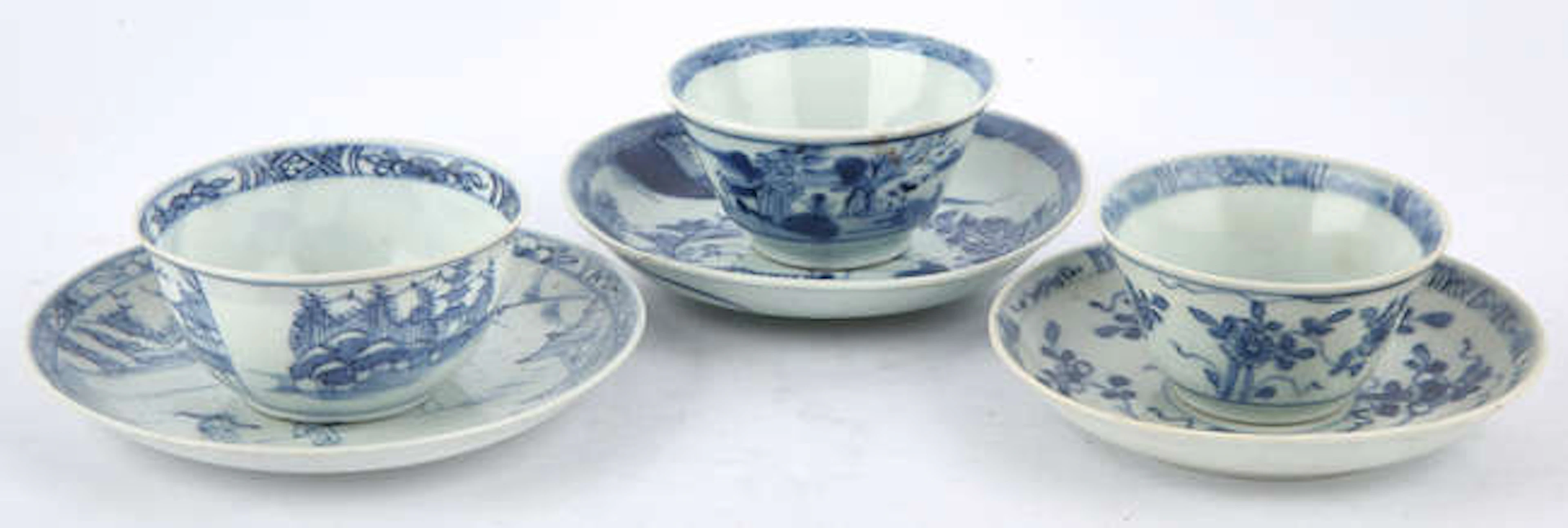 Six pieces of Chinese blue and white ceramics, comprising: three teabowls
