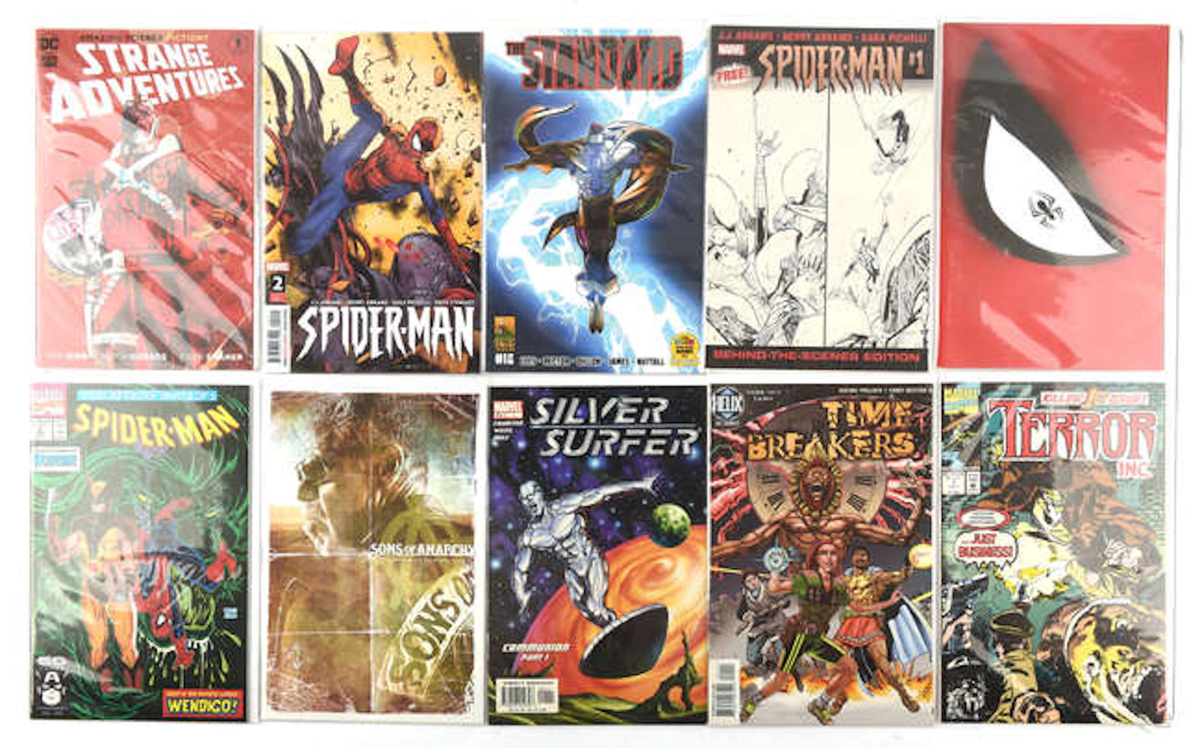 A collection of 224 (approx.) American comic issues from...