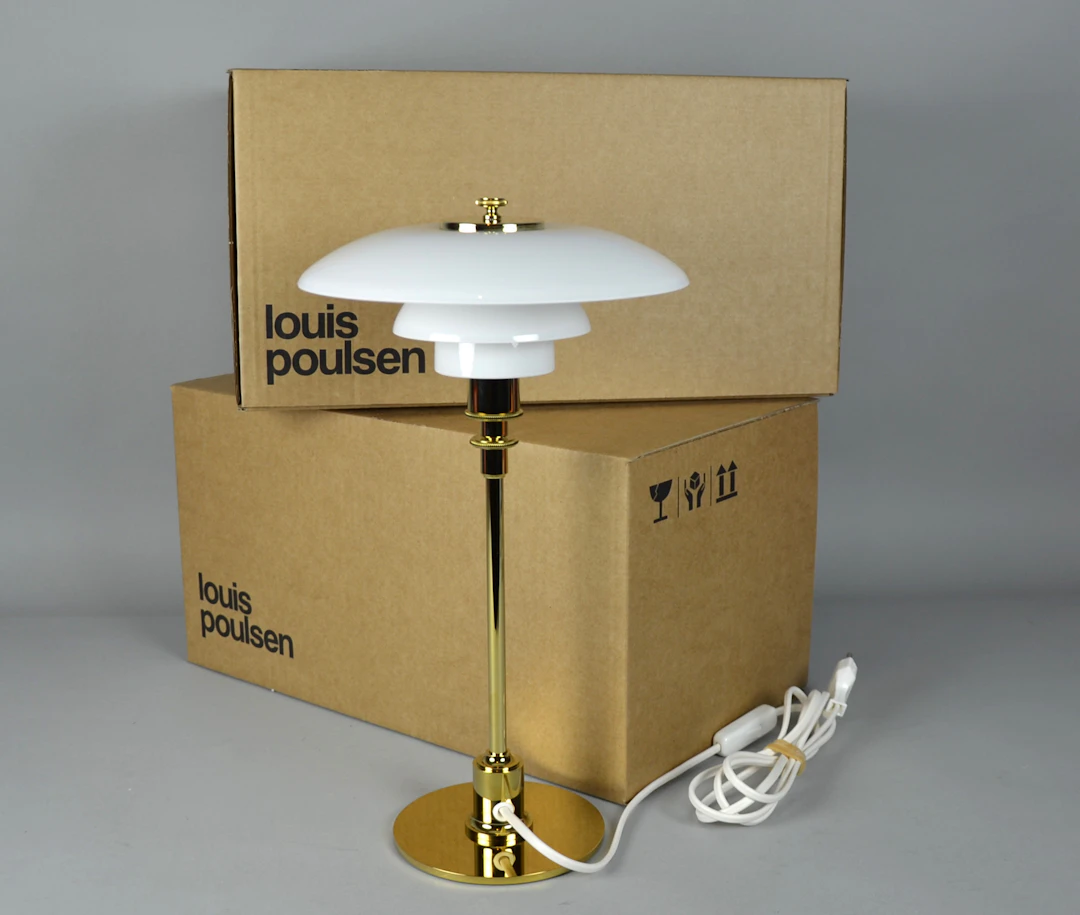 POUL HENNINGSEN. 2x PH 2/1 TISCHLAMPEN MESSING.