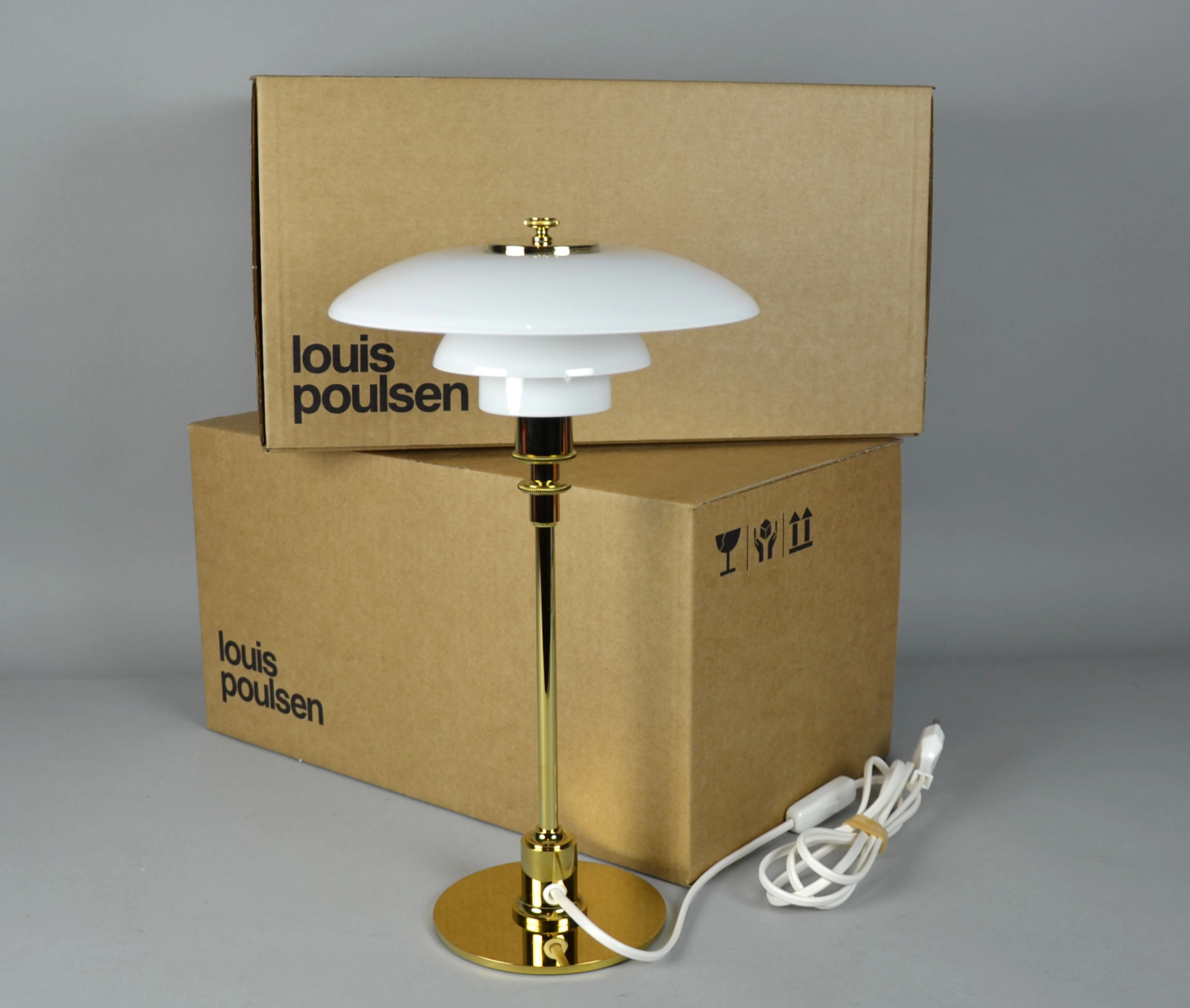POUL HENNINGSEN. 2x PH 2/1 TISCHLAMPEN MESSING.
