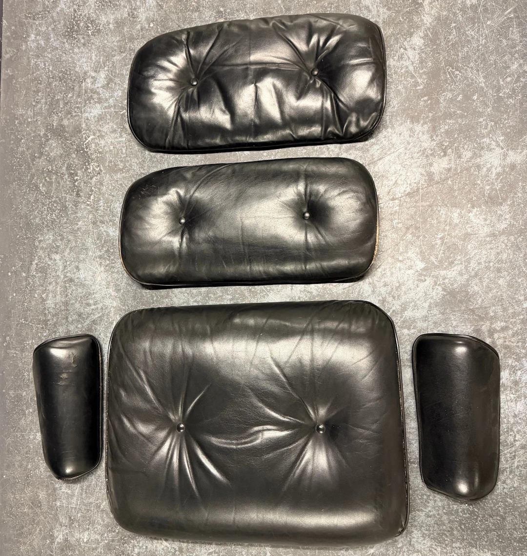 CHARLES & RAY EAMES. Lounge Chair Kissensatz Vitra/Herman Miller.