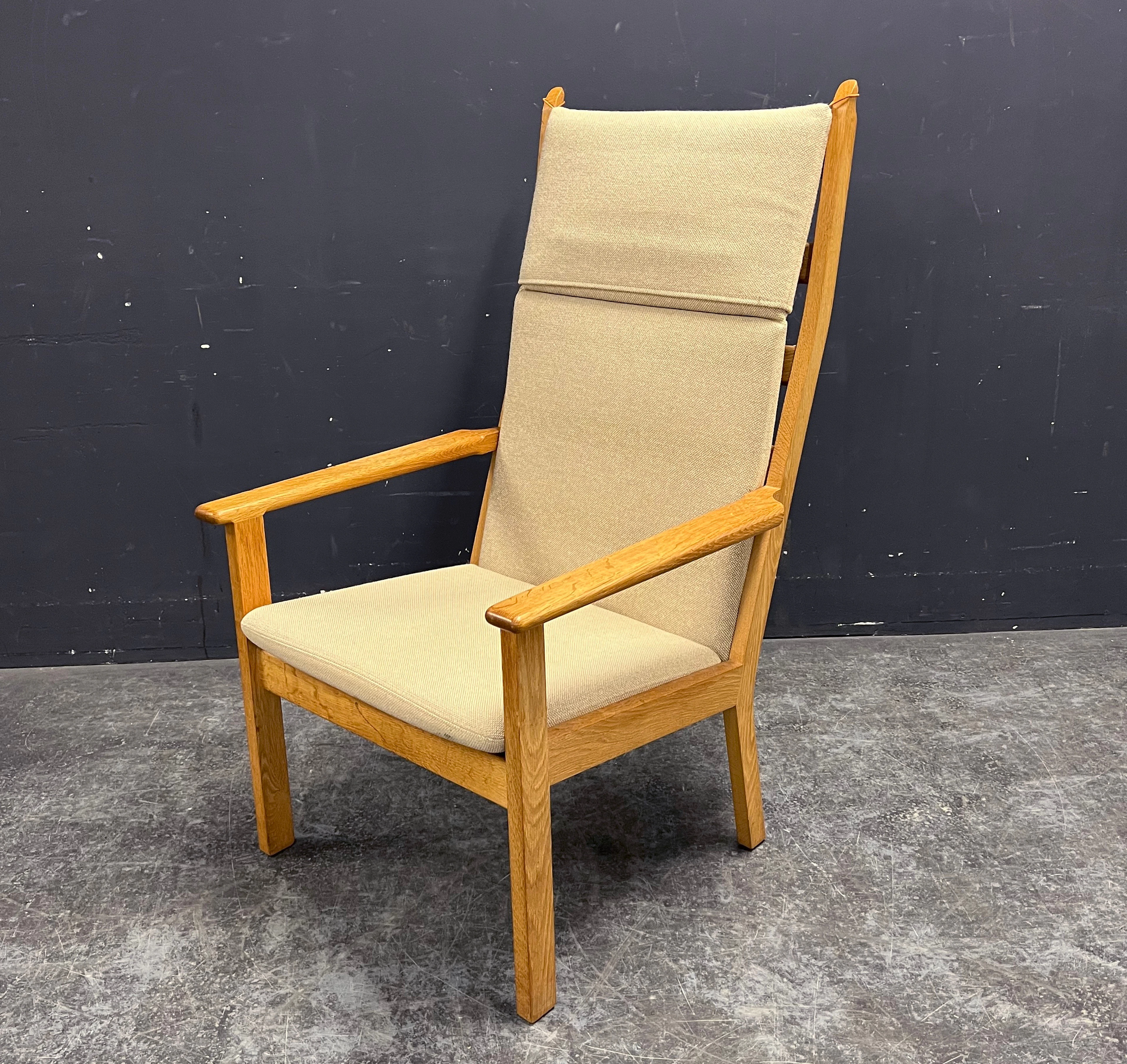 HANS J. WEGNER. Getama Armlehnstuhl.