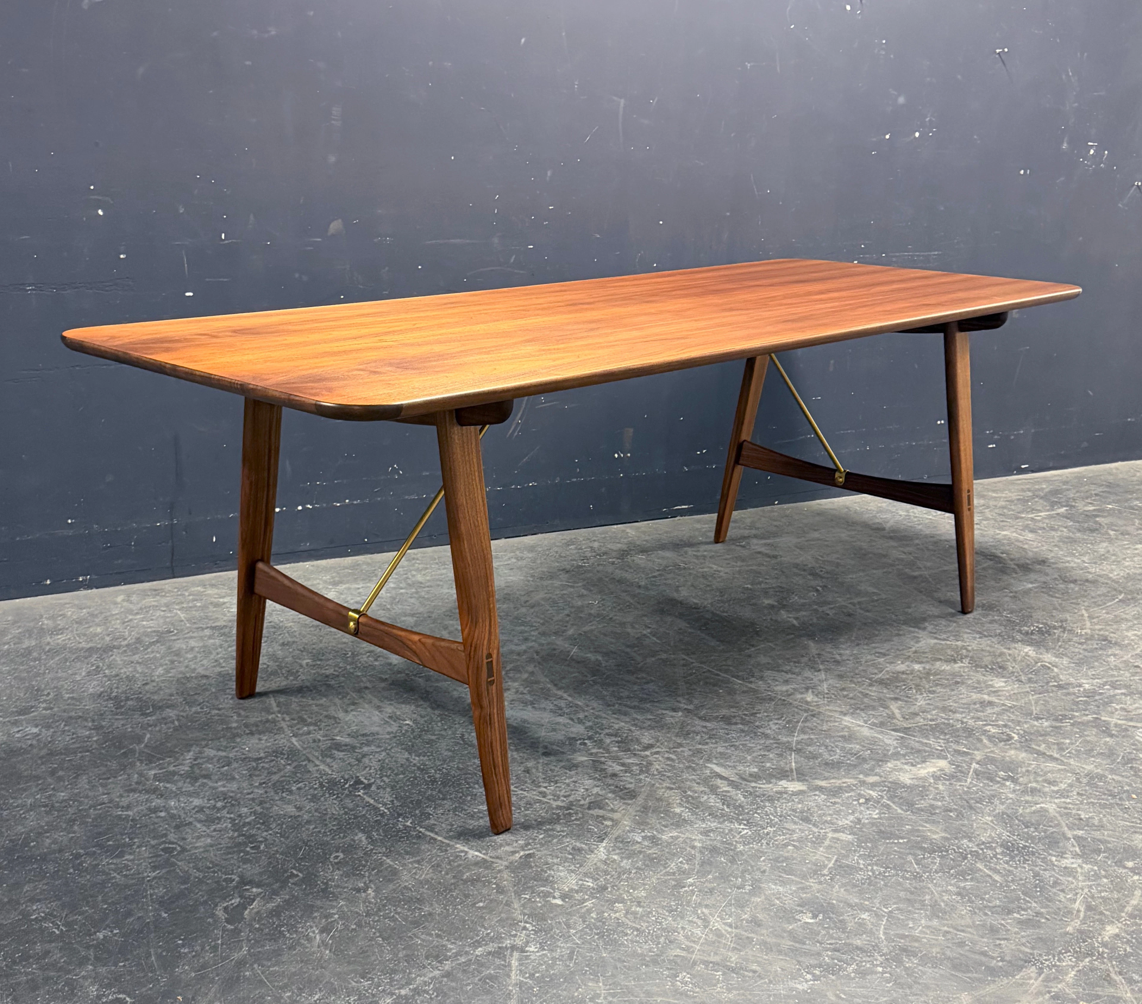 BØRGE MOGENSEN. Hunting table Carl Hansen.