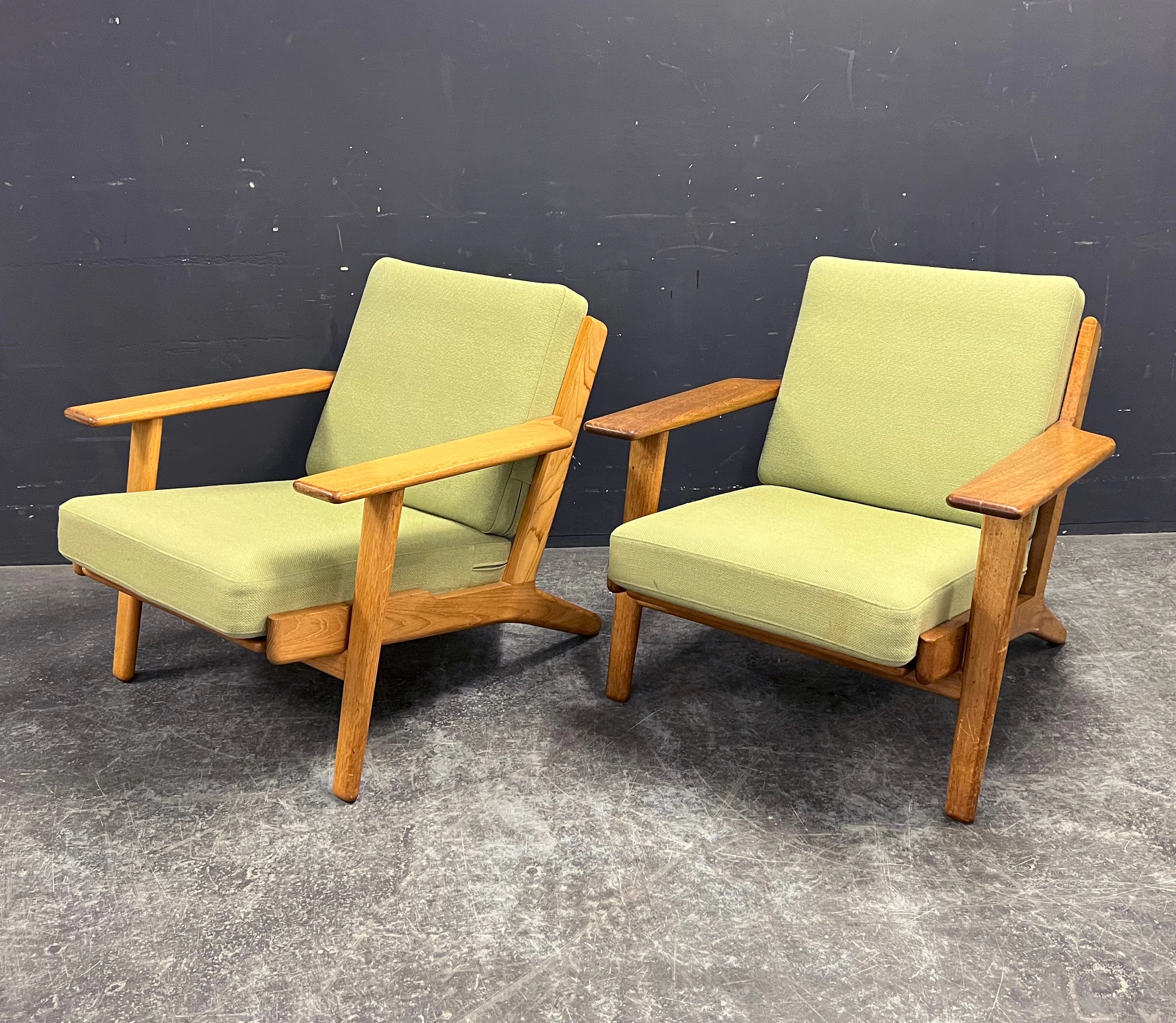 HANS J WEGNER. 2 Sessel GE 290 Getama.