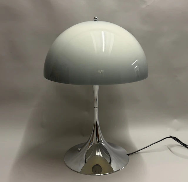 VERNER PANTON. Tischlampe Panthella.