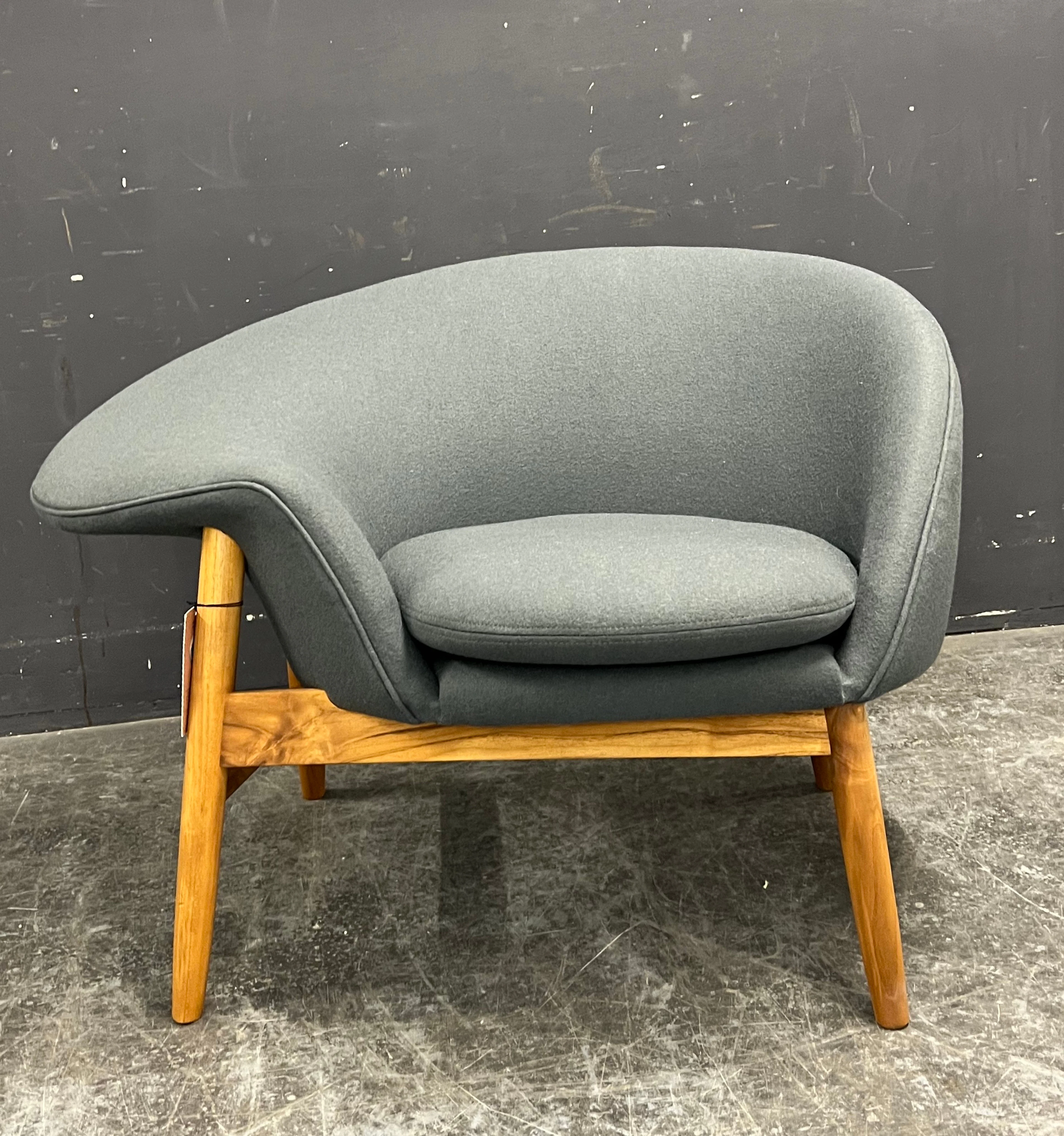 HANS OLSEN. FRIED EGG LOUNGE CHAIR.
