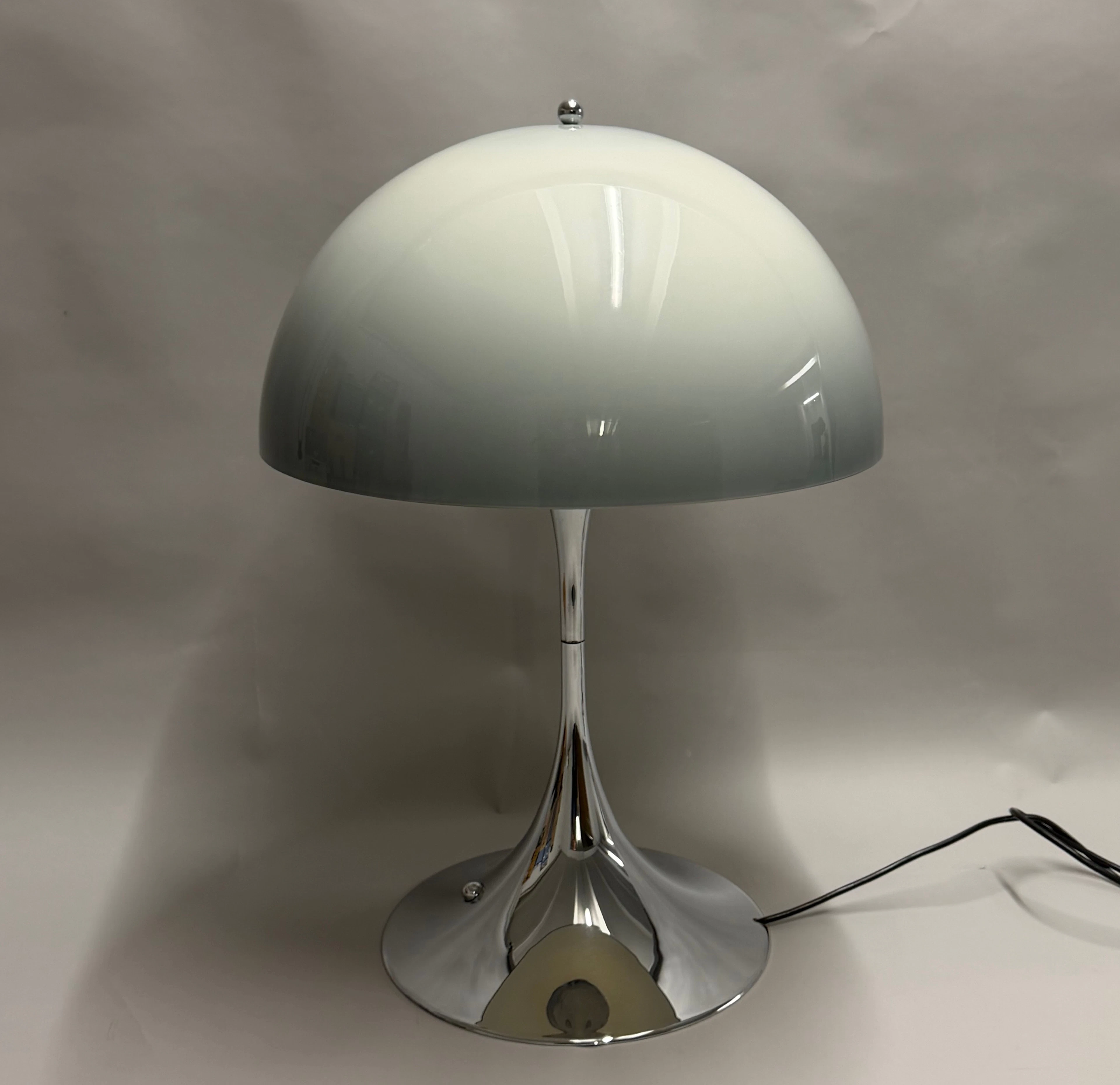 VERNER PANTON. Tischlampe Panthella.