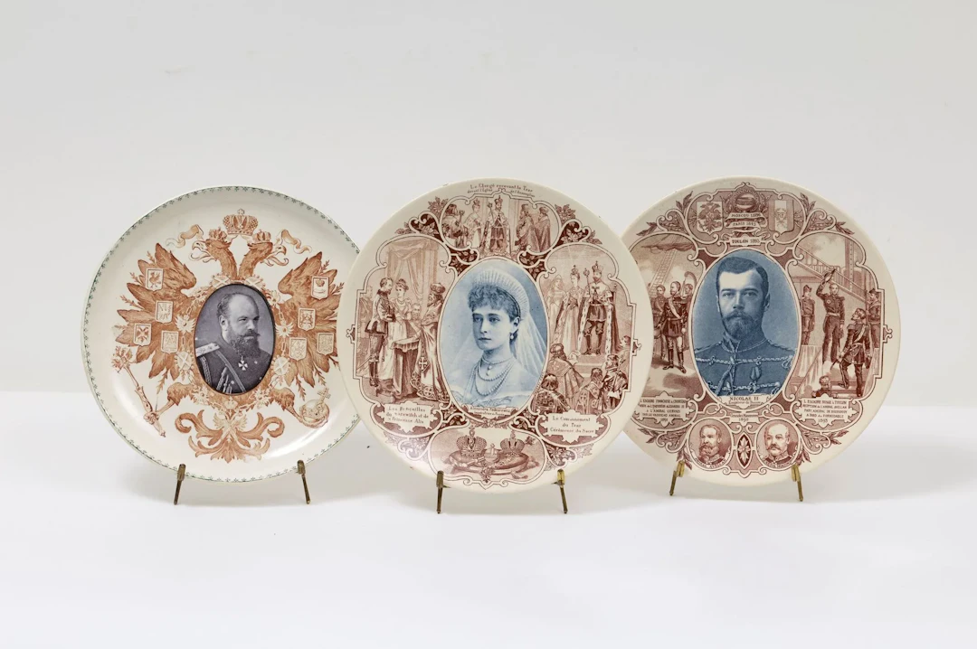 [FRENCH-RUSSIAN ALLIANCE] Two commemorative plates produced to mark