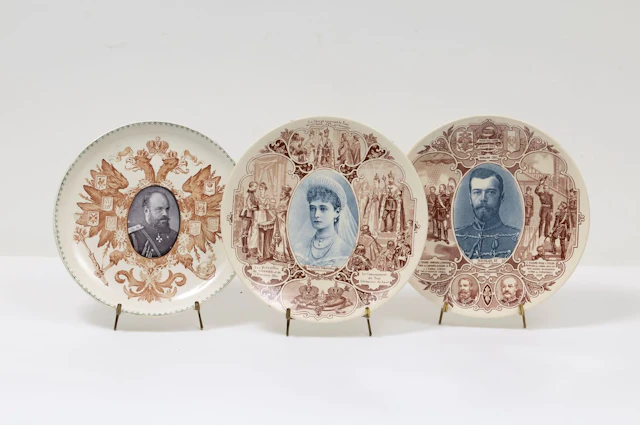 [FRENCH-RUSSIAN ALLIANCE] Two commemorative plates produced to mark