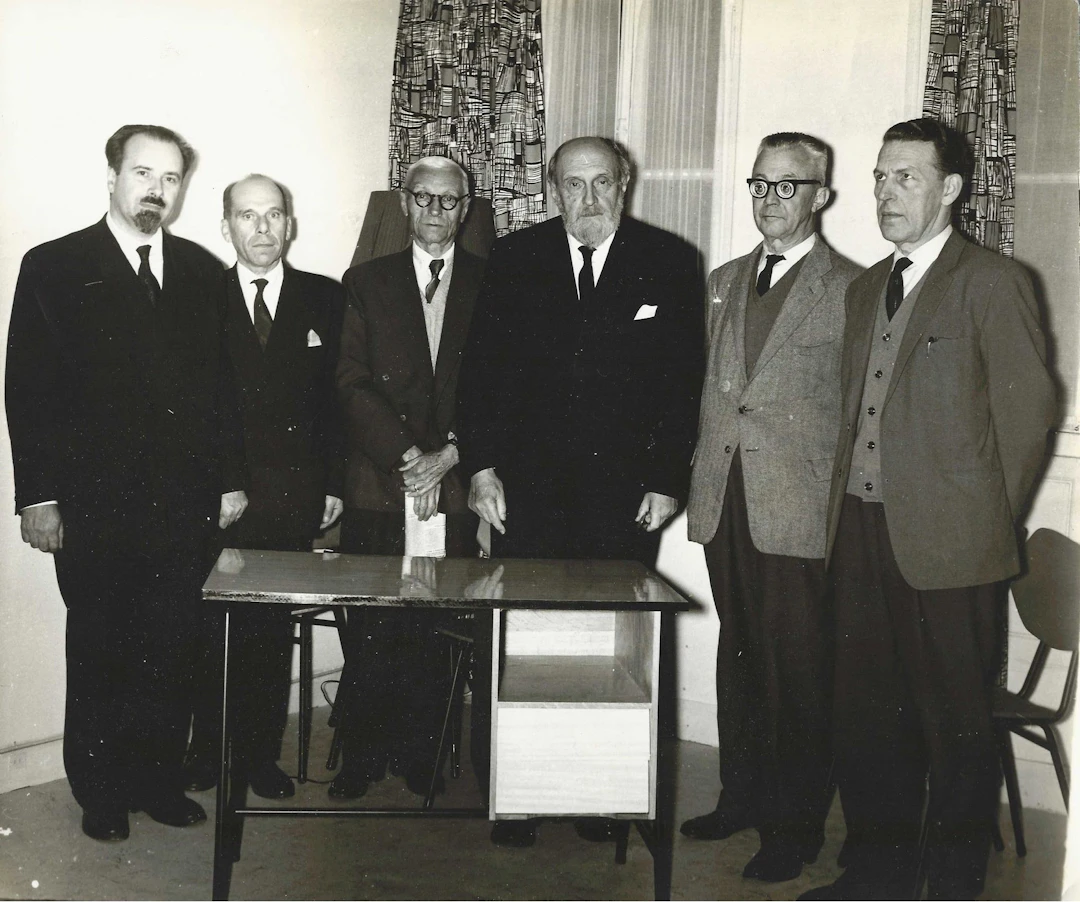 [JUBILEE OF SCIENTIFIC ACTIVITY] ARCHIVES of Dimitri RIABOUCHINSKY