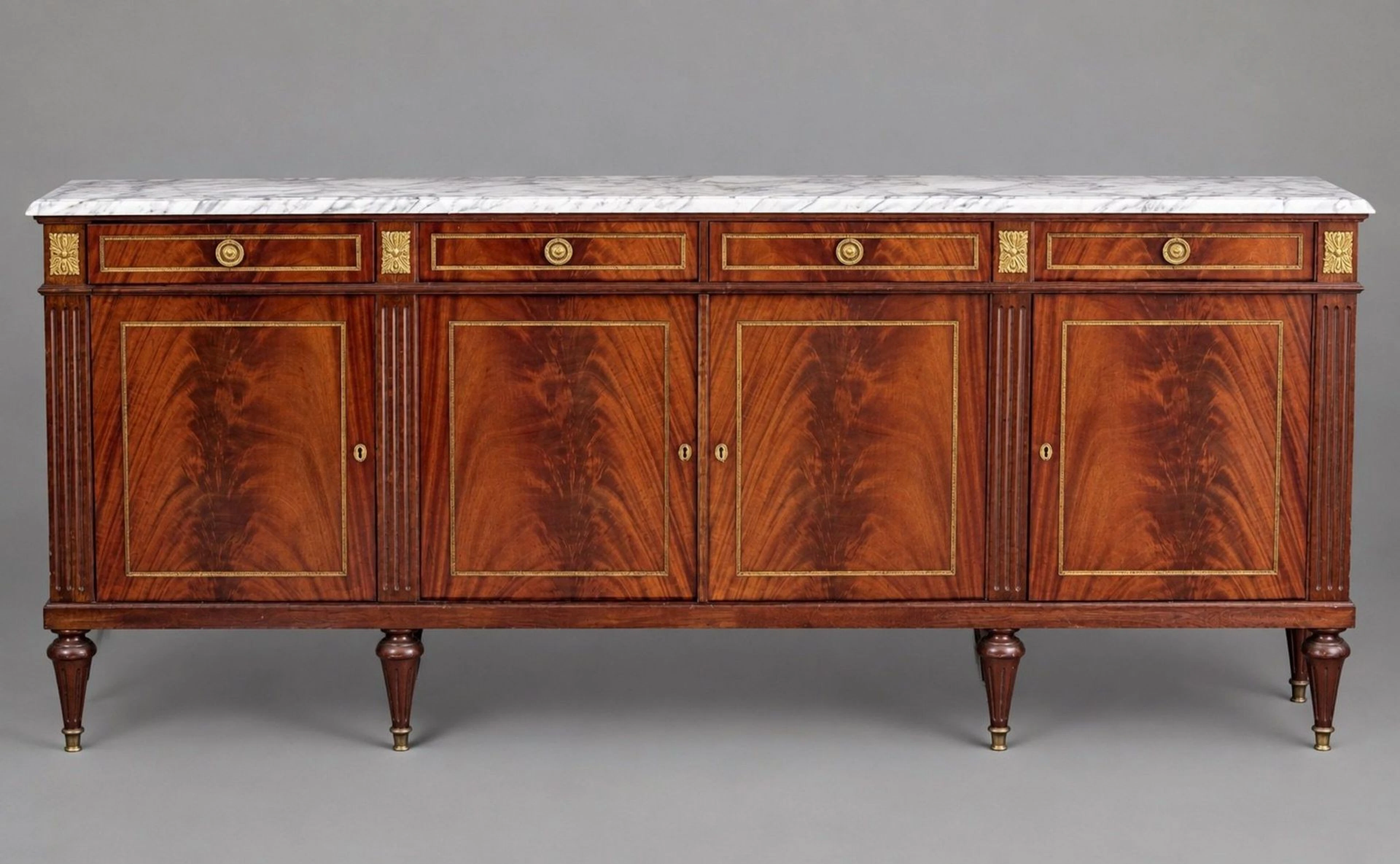Mahogany and mahogany-veneered sideboard with four drawers a - Lot 259