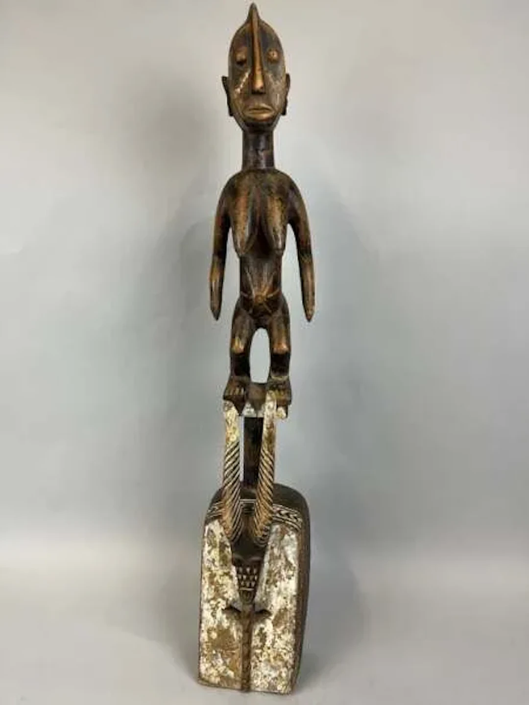 West African mask intended for the colonial market. - Lot 234