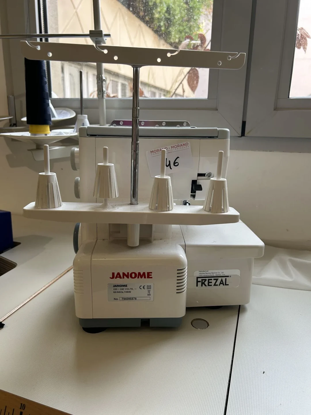 1 surjeteuse FREZAL JANOME MyLock 744D **Le retrait des lots - Lot 46
