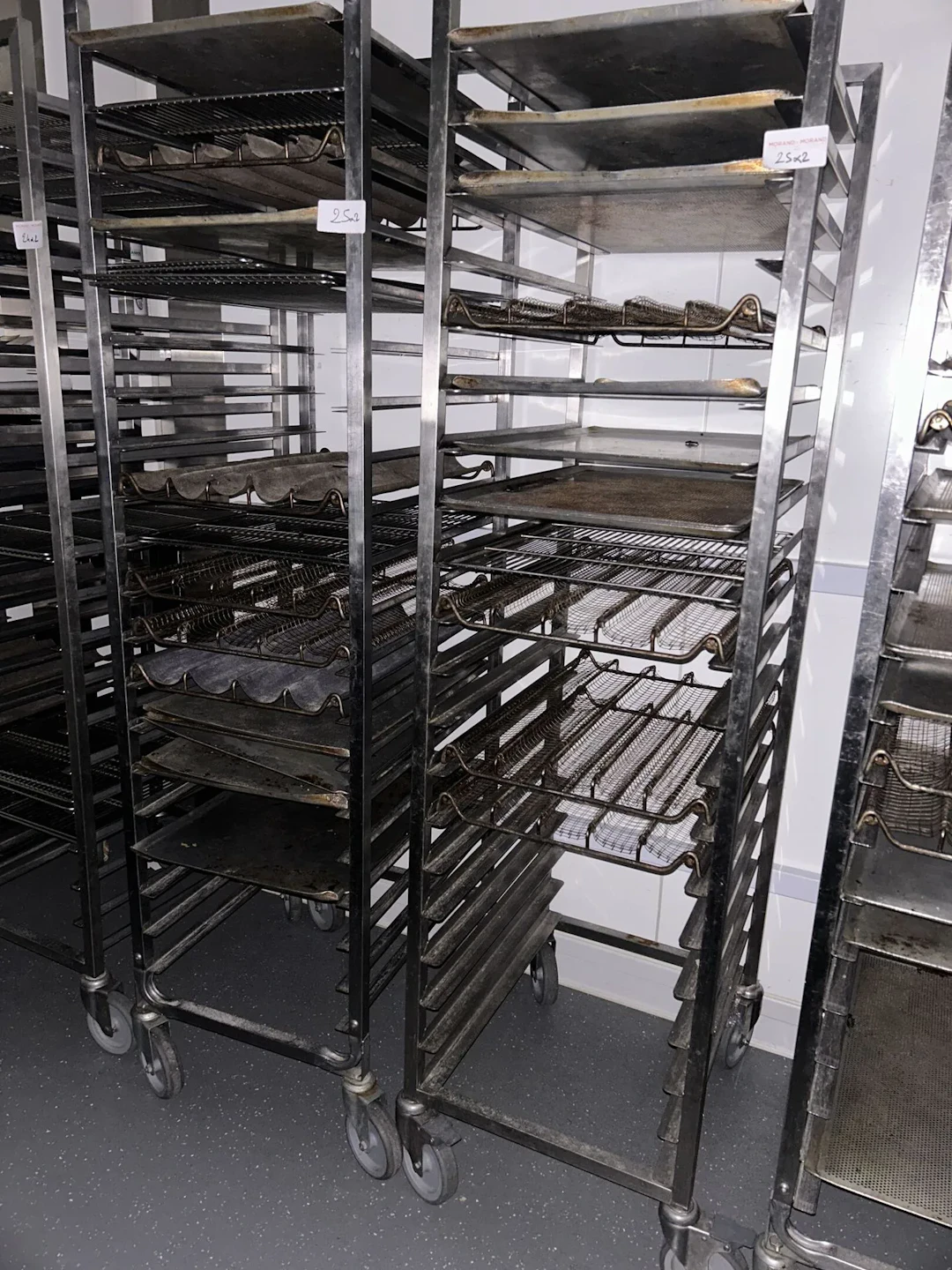 2 échelles à pâtisserie - Lot 155