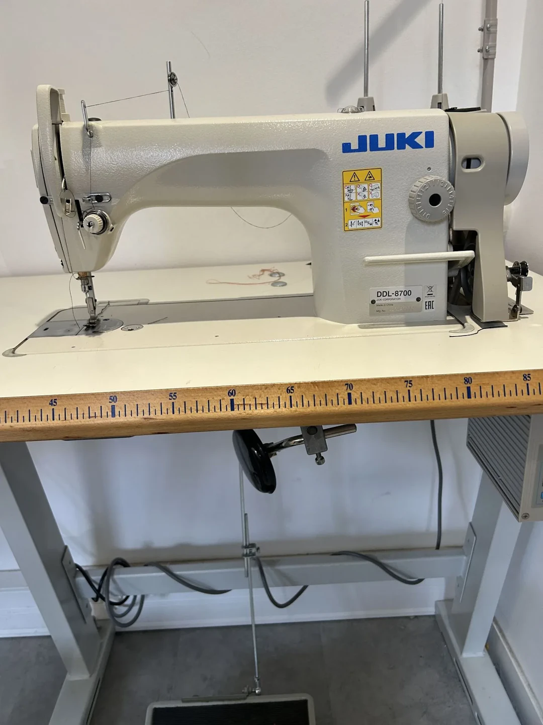 Machine à coudre piqueuse plate industrielle JUKI modèle DDL - Lot 41