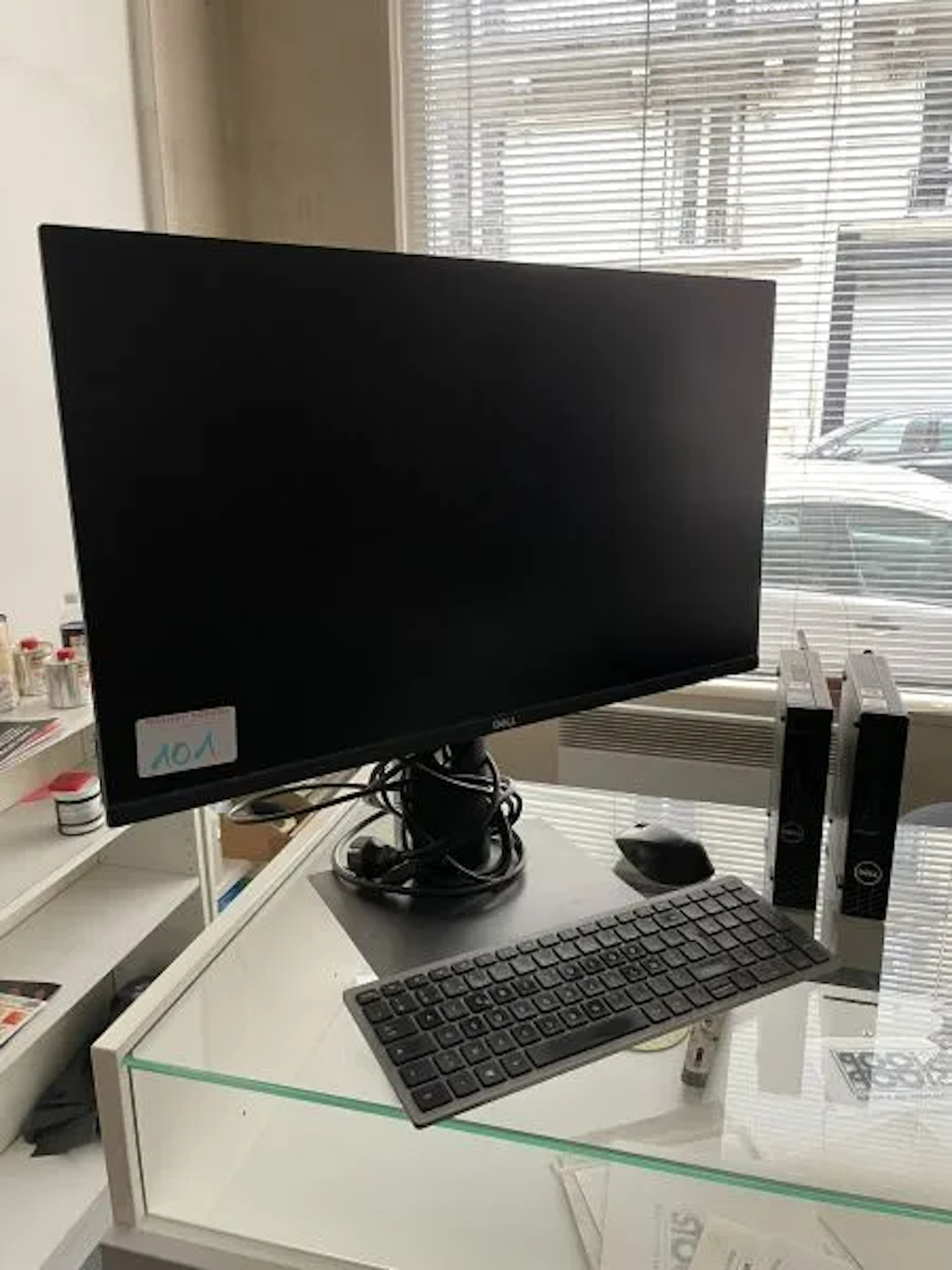 Configuration informatique comprenant : - Lot 101