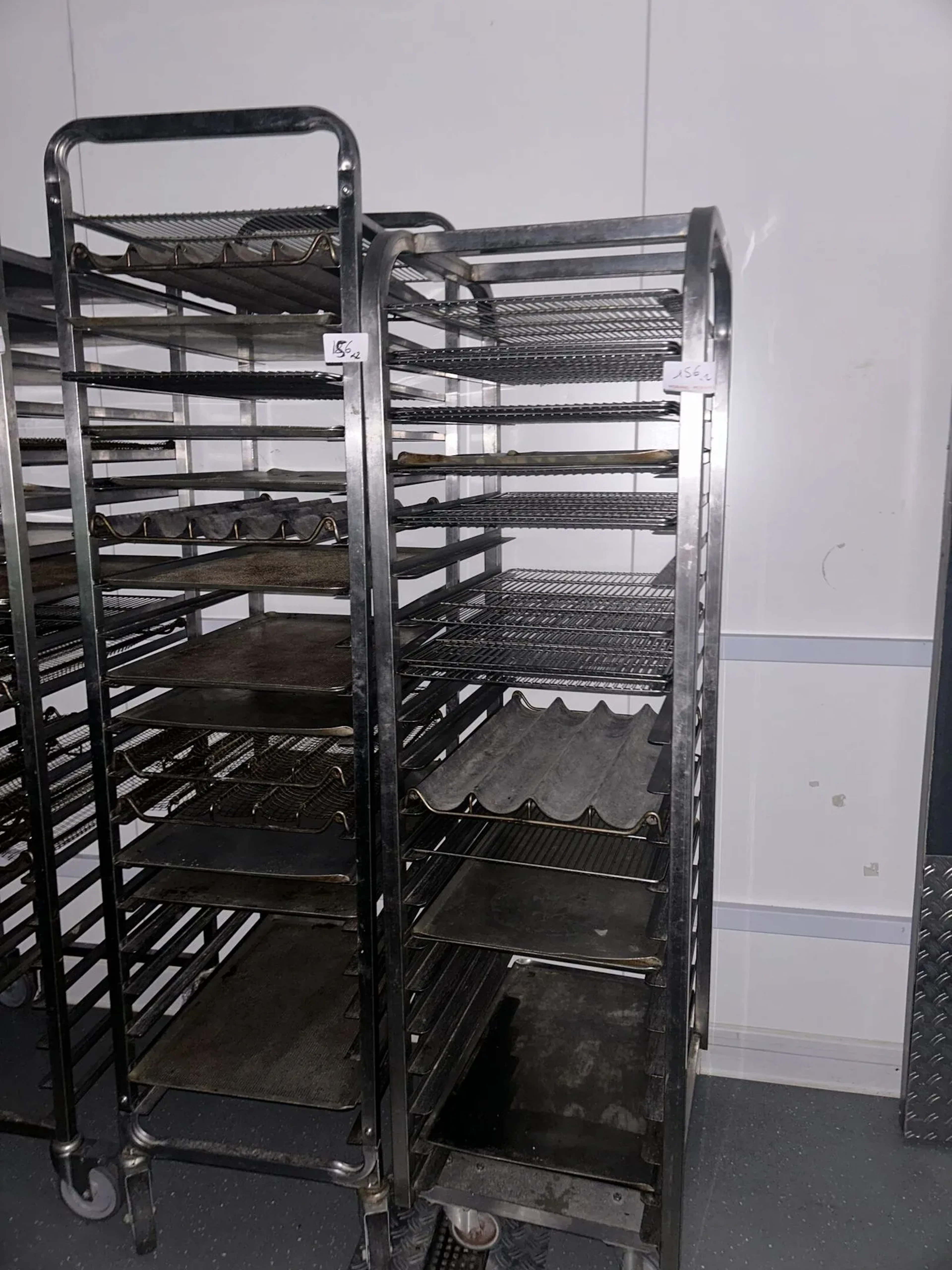 2 échelles à pâtisserie - Lot 156