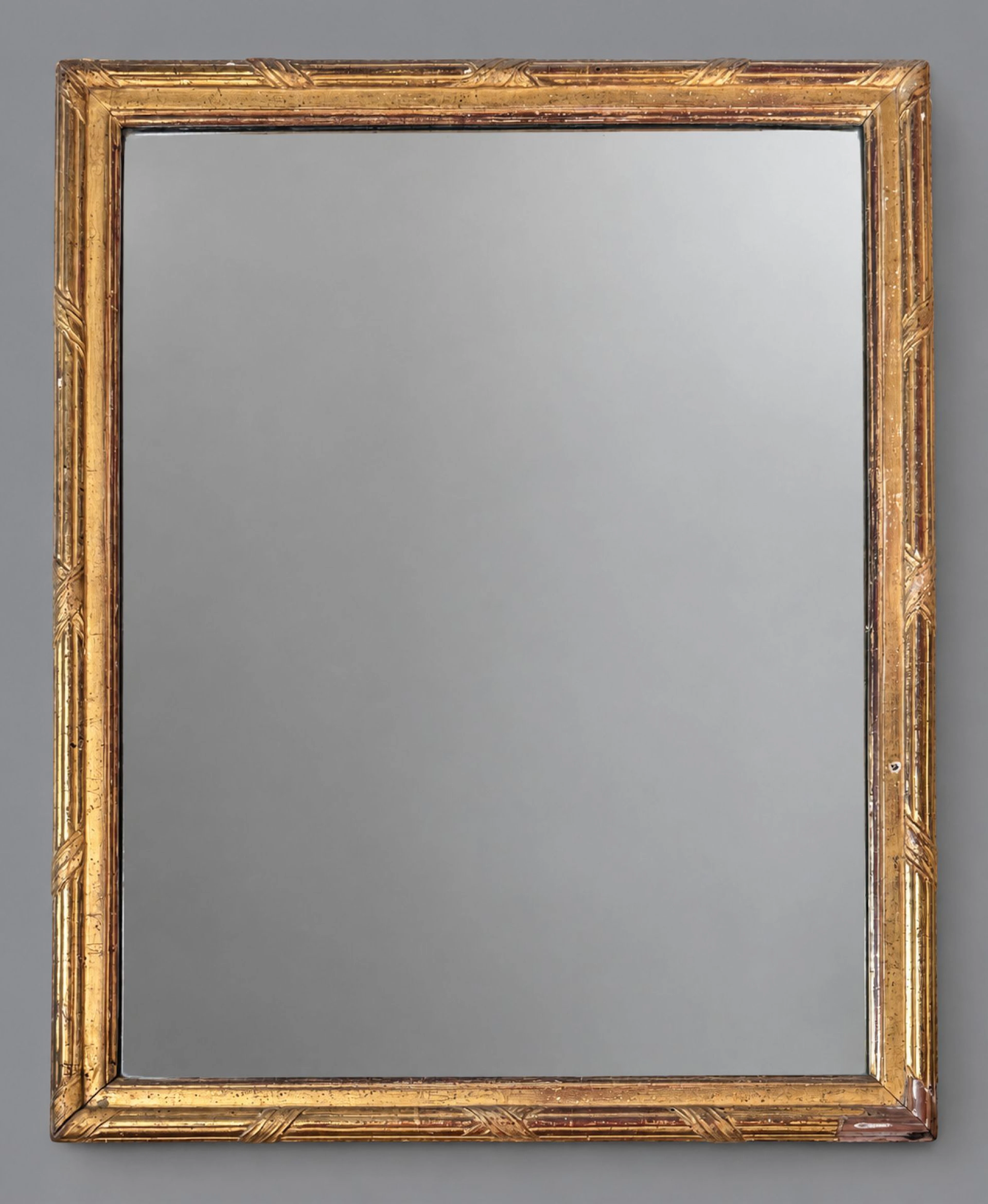 Wooden mirror with molded gilded stucco; the frame is decora - Lot 235