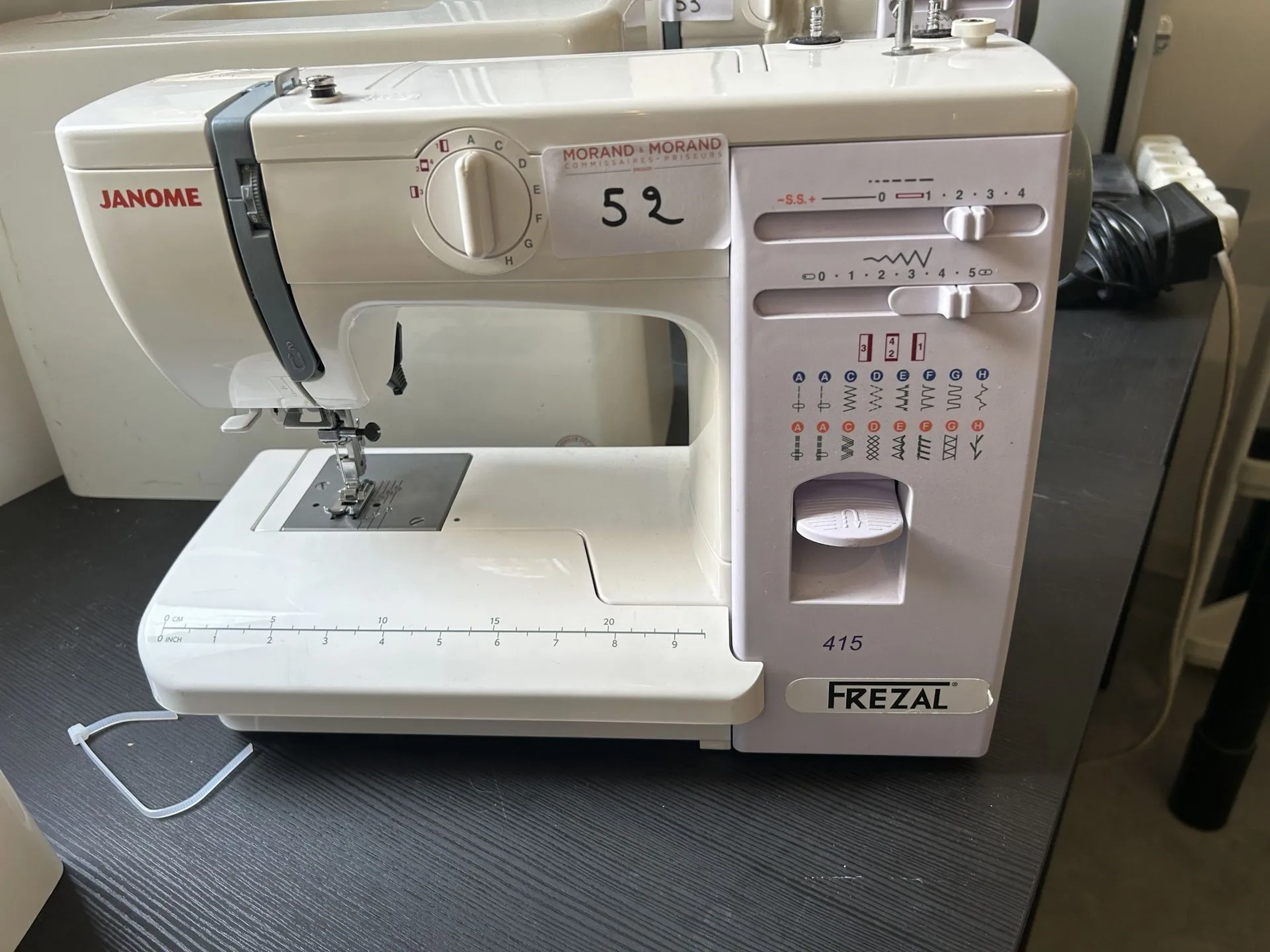 1 machine à coudre FREZAL 415 JANOME - Lot 52