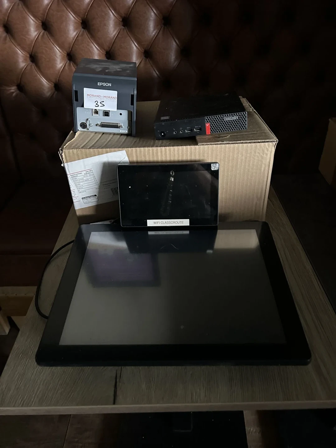 Lot suivi de commande & caisse comprenant : - Lot 165