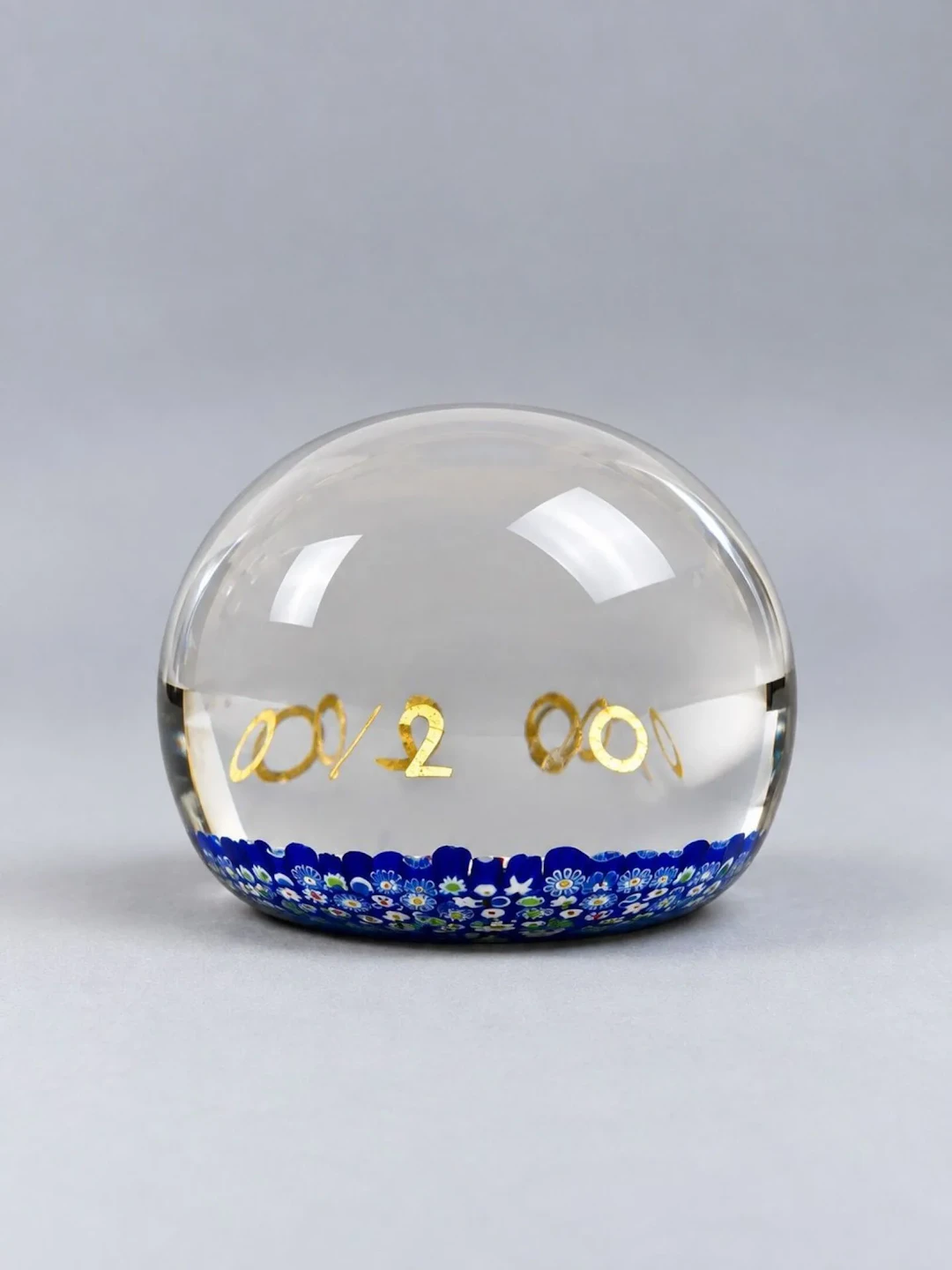 Sulfure Glass Paperweight - Lot 253
