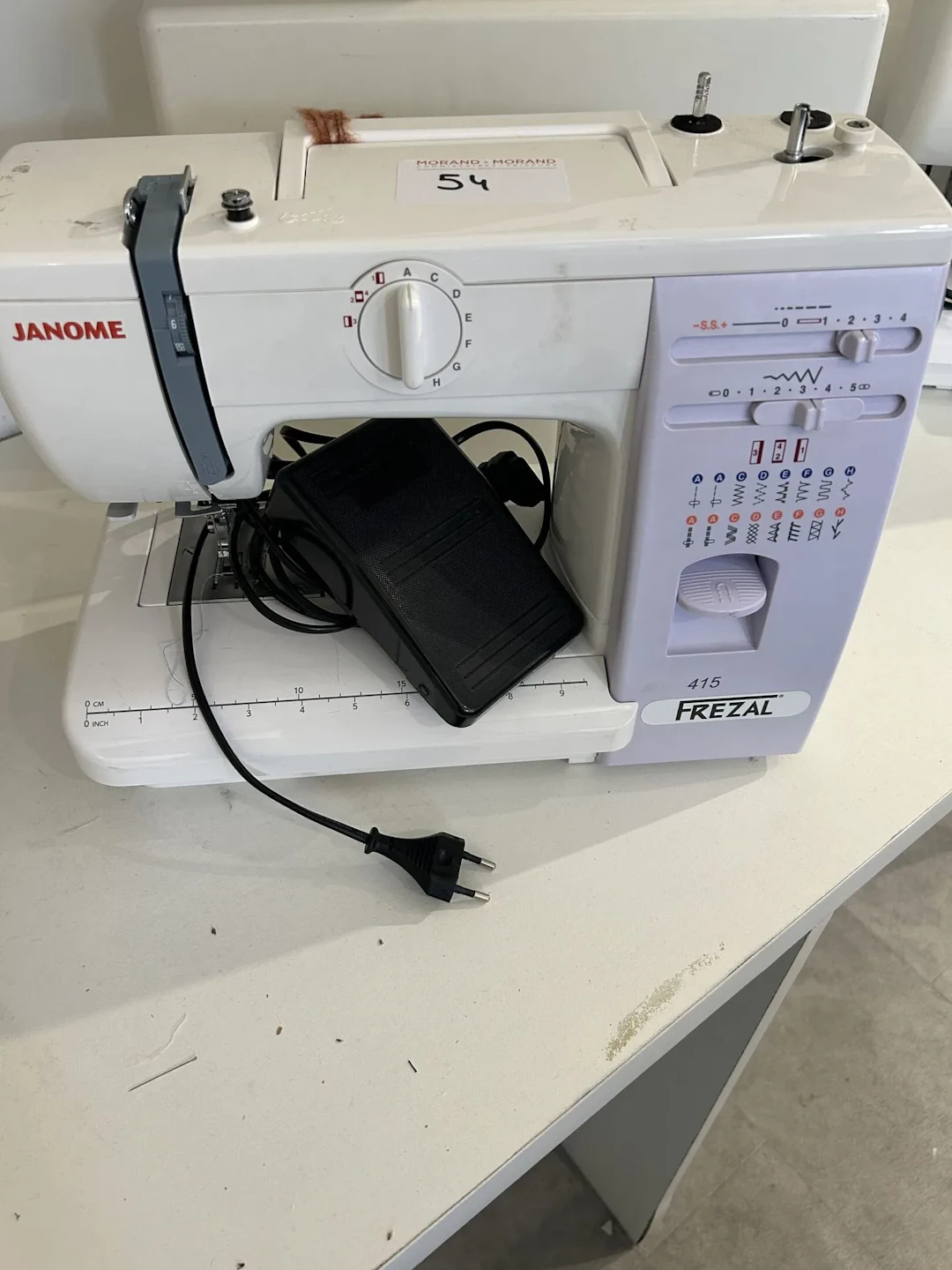 1 machine à coudre FREZAL 415 JANOME - Lot 54