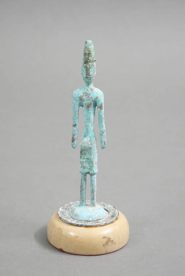 Deity from the Temple of the Obelisks in Byblos - Lot 247