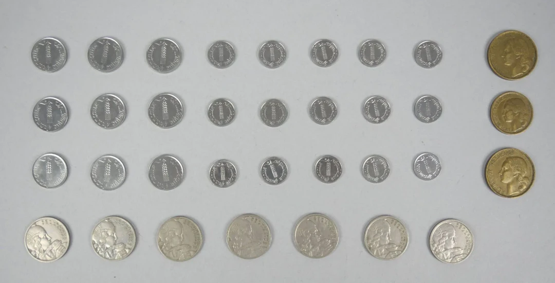 FRANCE. Set of 34 Cochet, Guiraud, and Épi coins. - Lot 98