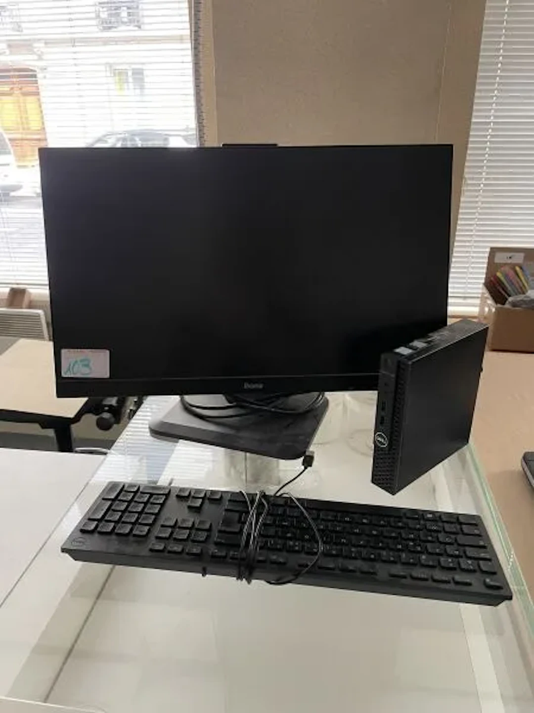 Configuration informatique comprenant : - Lot 103