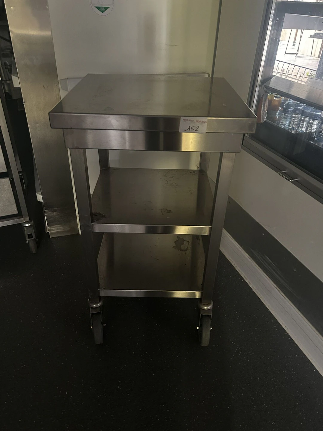 Table inox carrée 3 niveaux - Lot 152