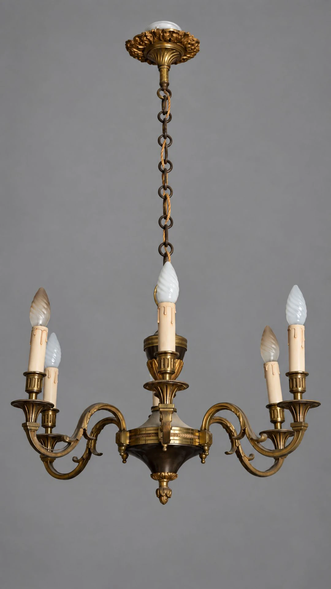 Brass and gilded bronze chandelier with 6 sinuous, leaf-moti - Lot 237