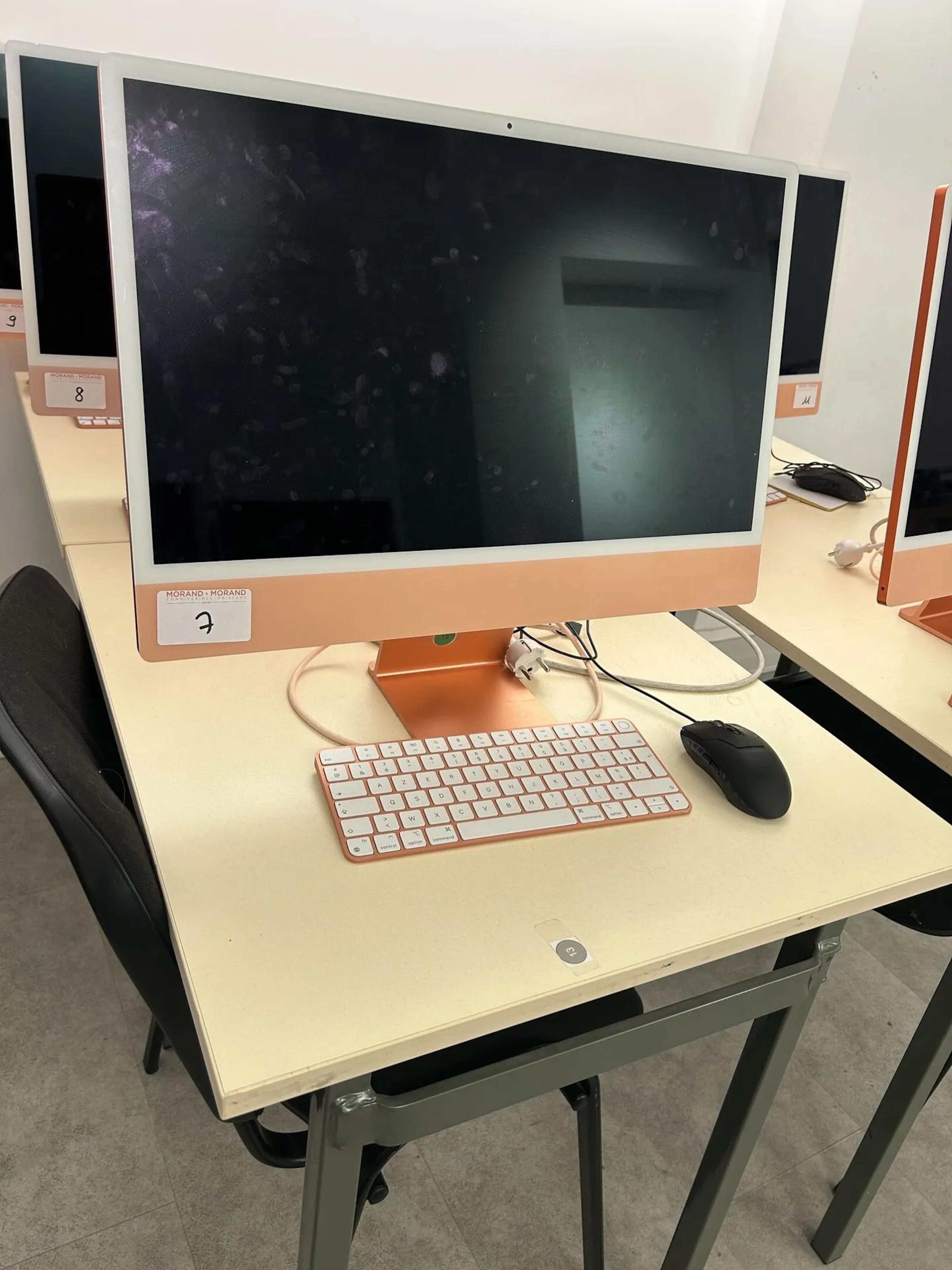 1 iMac modèle A2873, numéro de série Y03D43691R - Lot 7