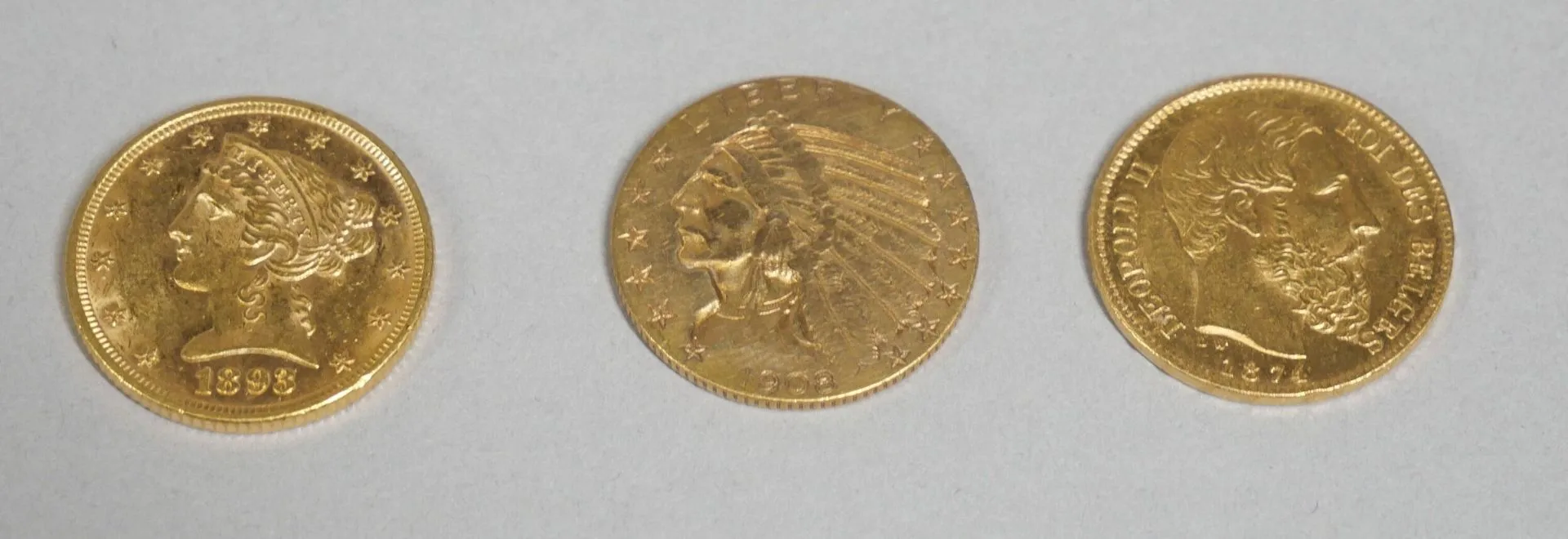 GOLDEN CURRENCIES - Reunion of three coins: - Lot 107