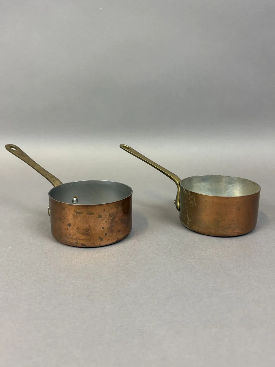 Set of two small copper pots - Lot 192
