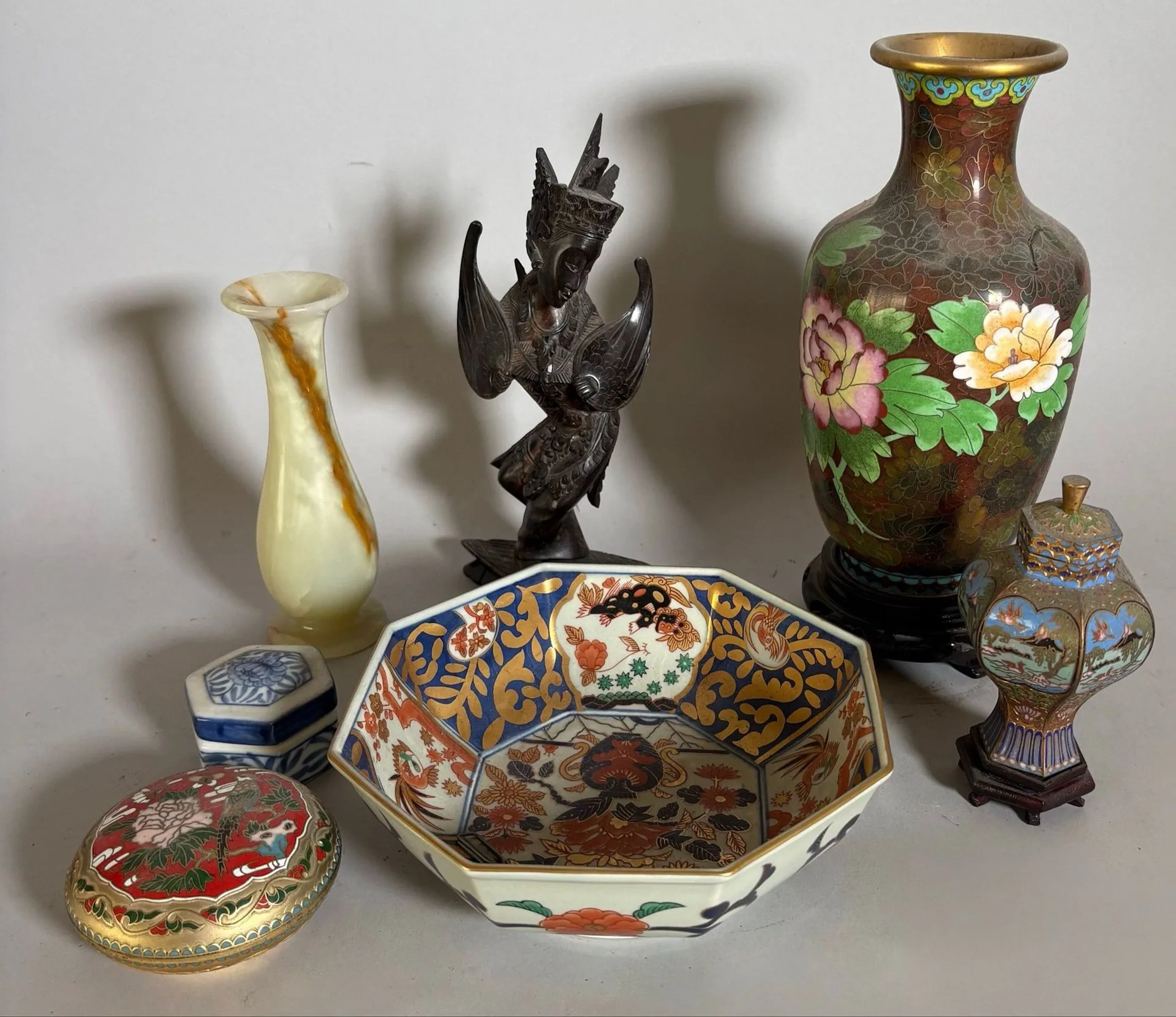 ASIA - Lot 216