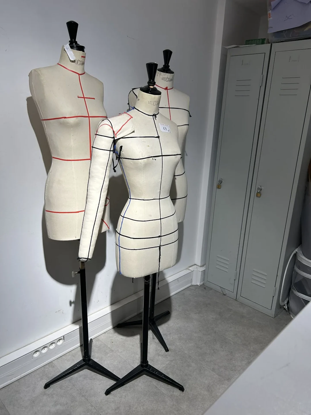 Réunion de 3 mannequins STOCKMAN en buste de femme, dont 1 m - Lot 69