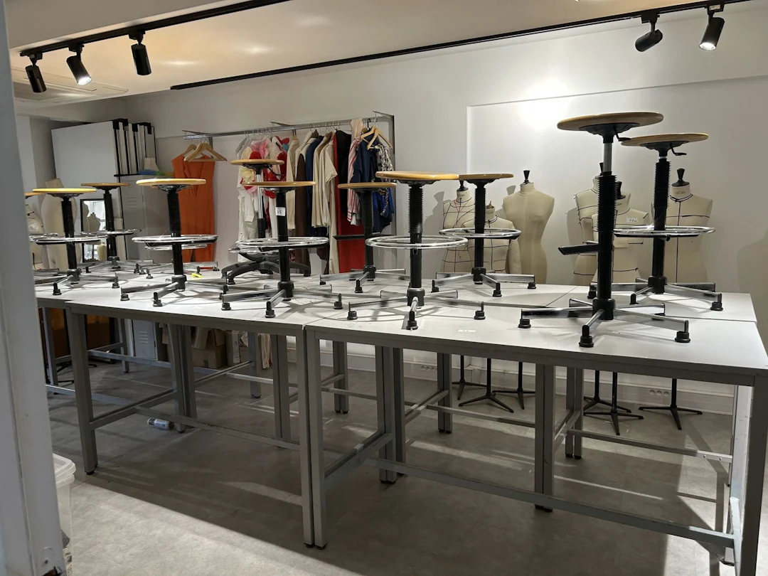 Réunion de matériel professionnel comprenant : - Lot 75