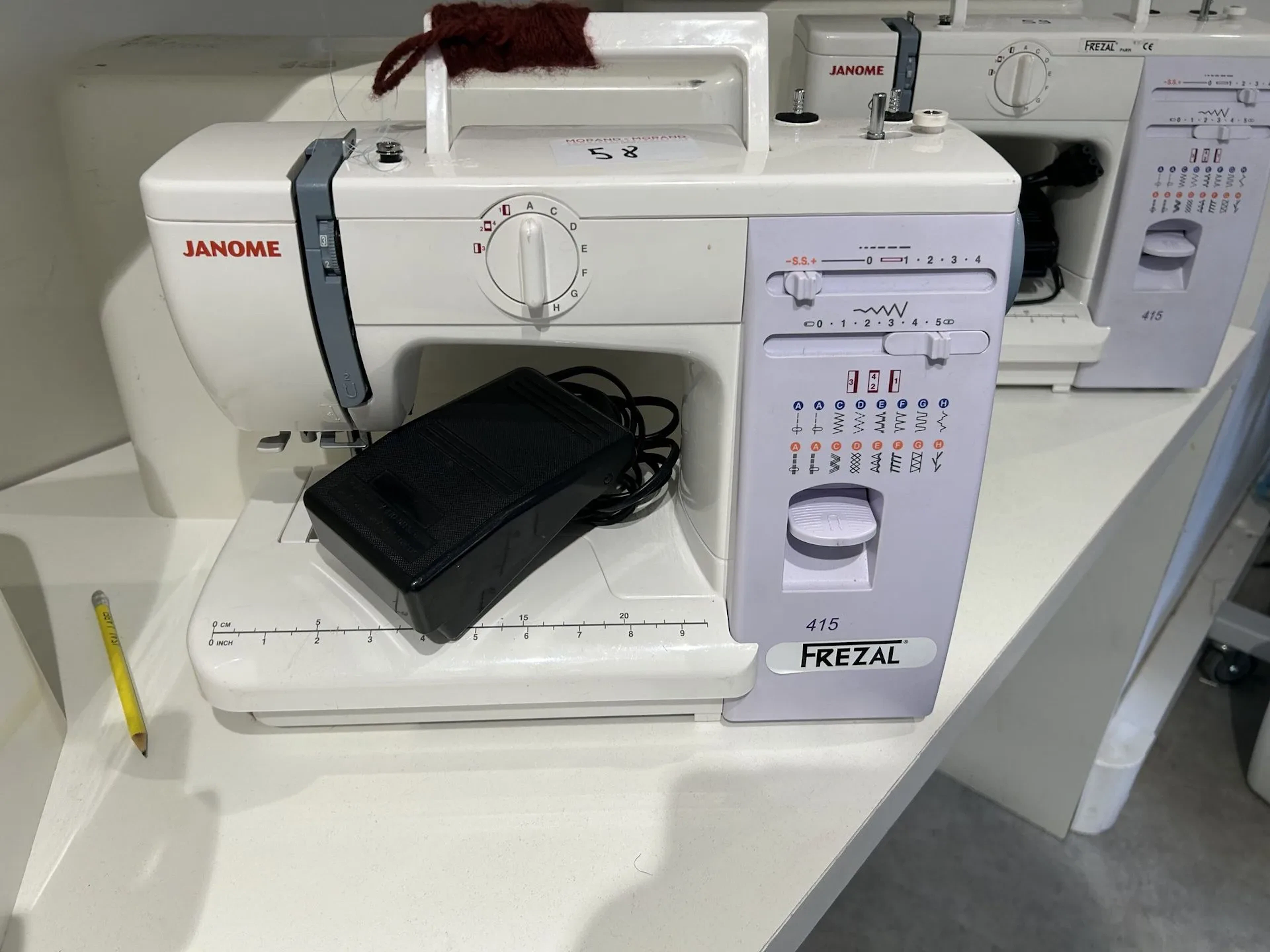 1 machine à coudre FREZAL 415 JANOME - Lot 58