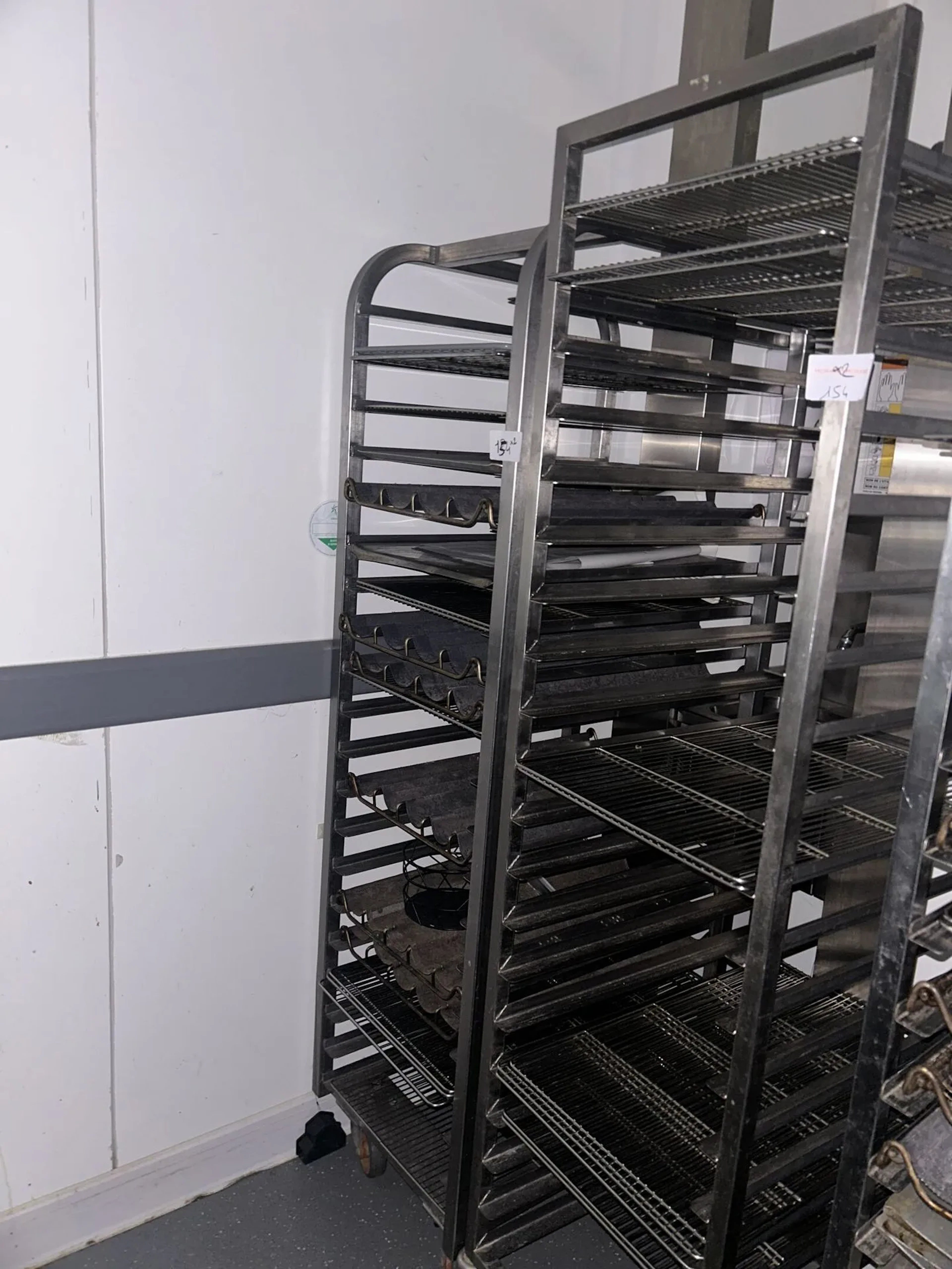 2 échelles à pâtisserie - Lot 154