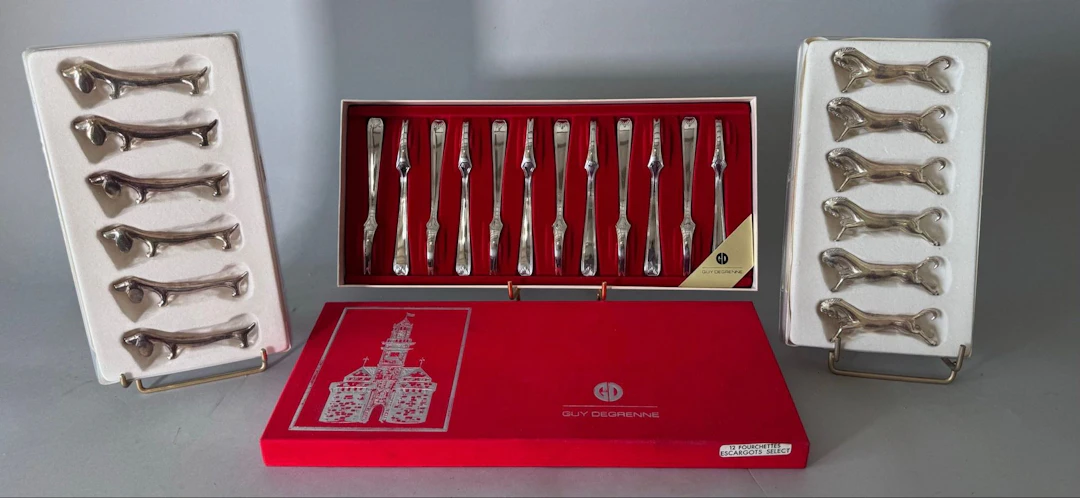 Silver plated metal set including: - Lot 184