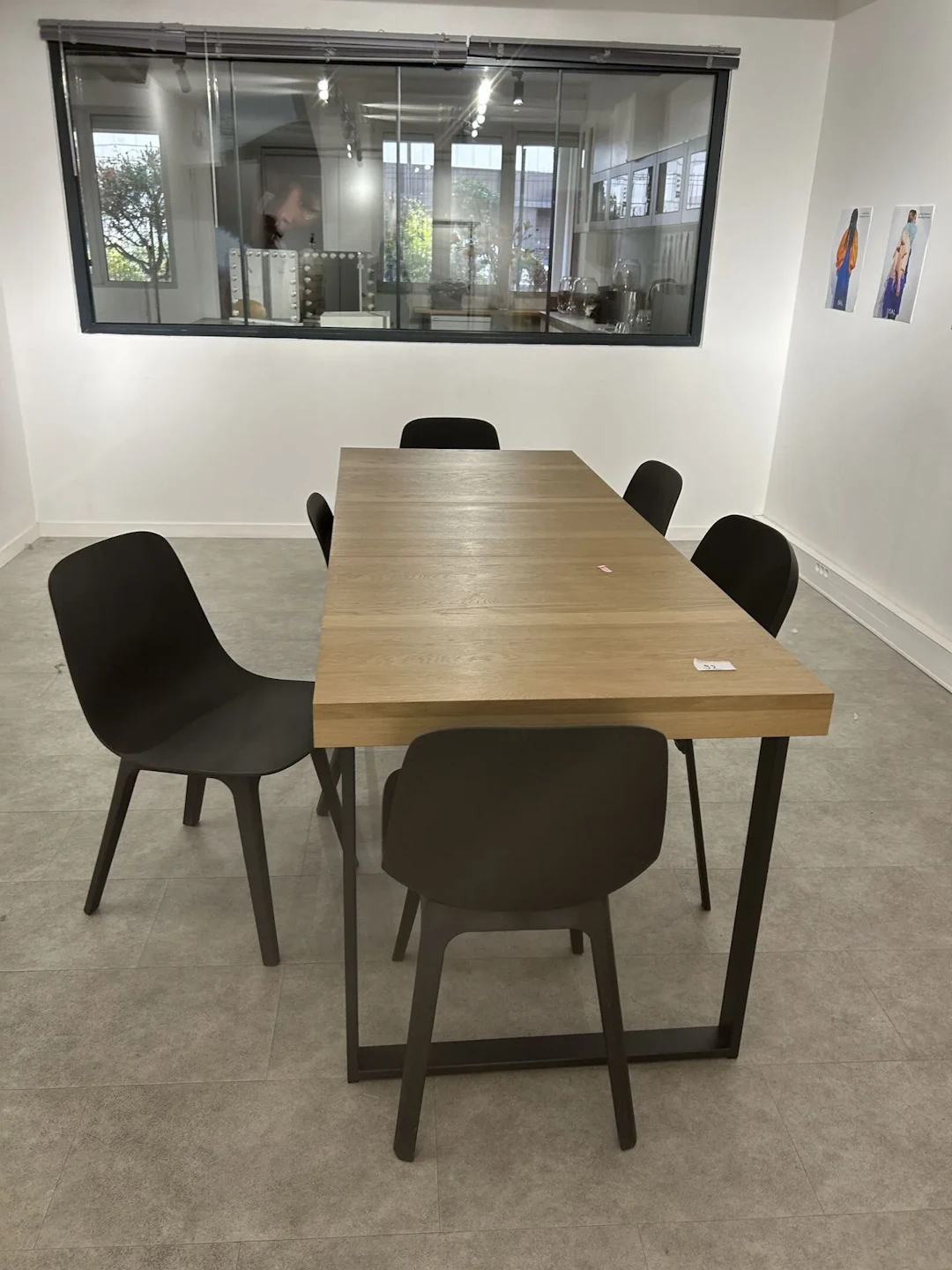 Mobilier de la salle n°1 comprenant : - Lot 92