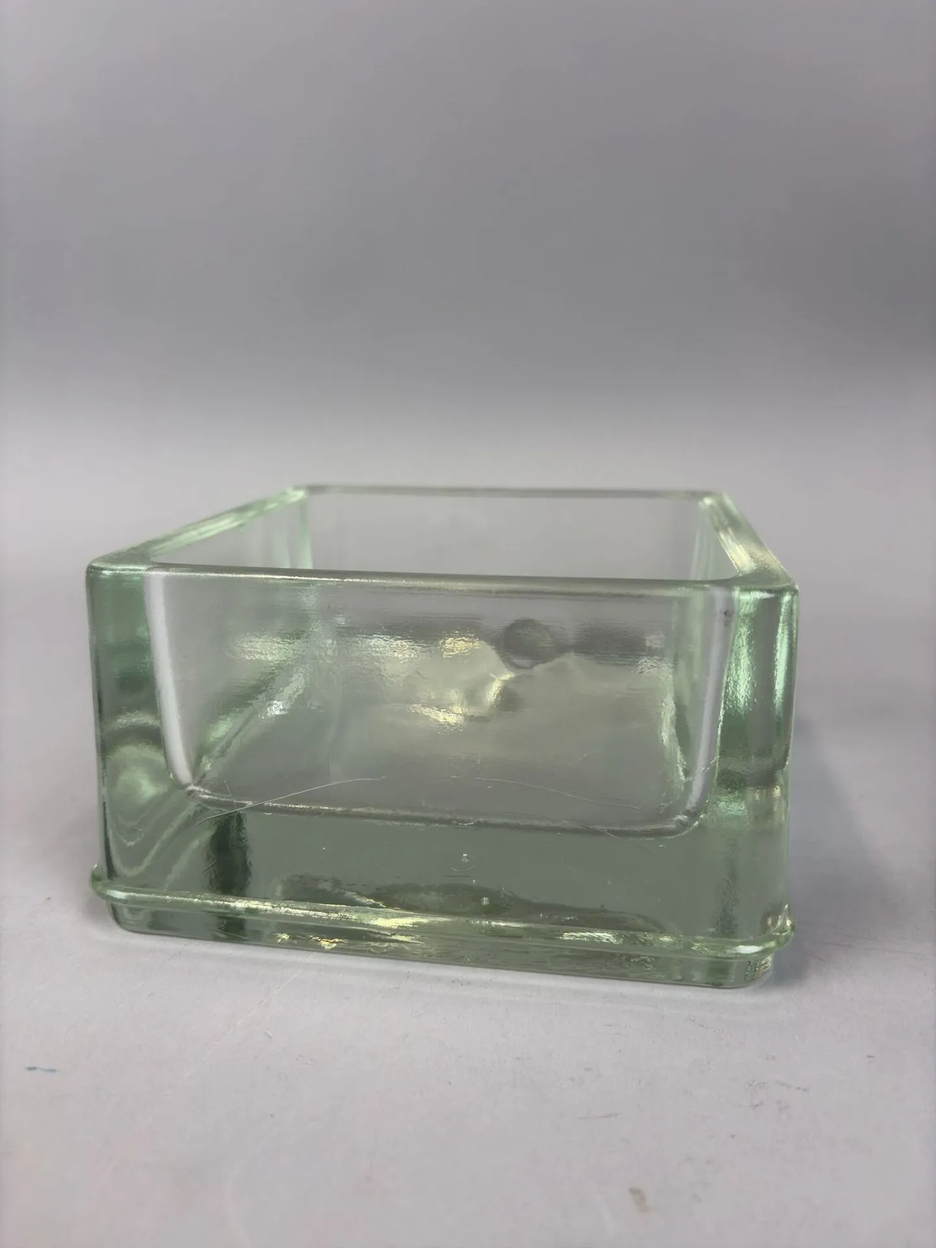 Commonly attributed to Charlotte PERRIAND (1903–1999) and LE - Lot 266