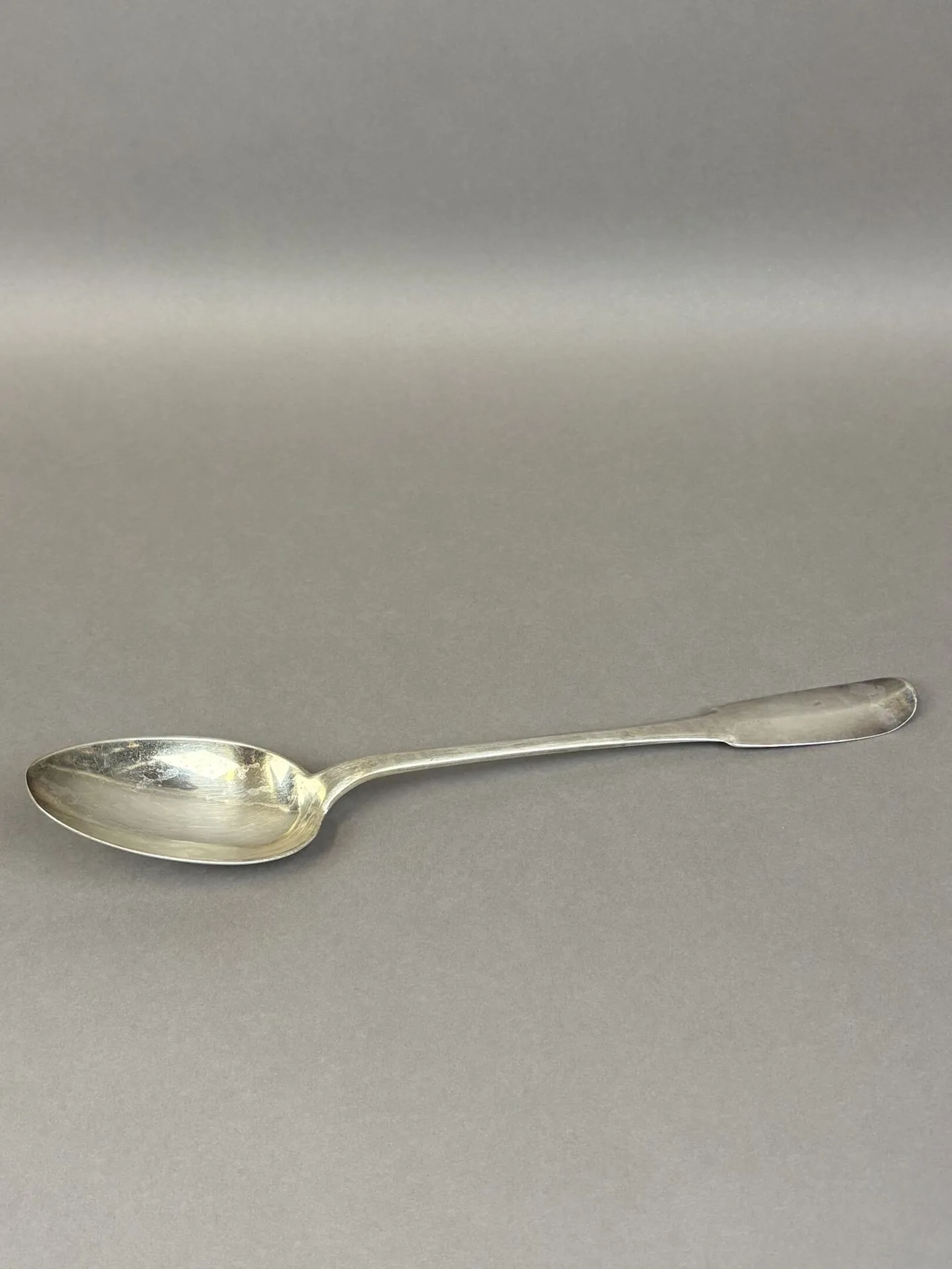 An 18th-century solid silver stew spoon, “Vieux-Paris” model - Lot 123