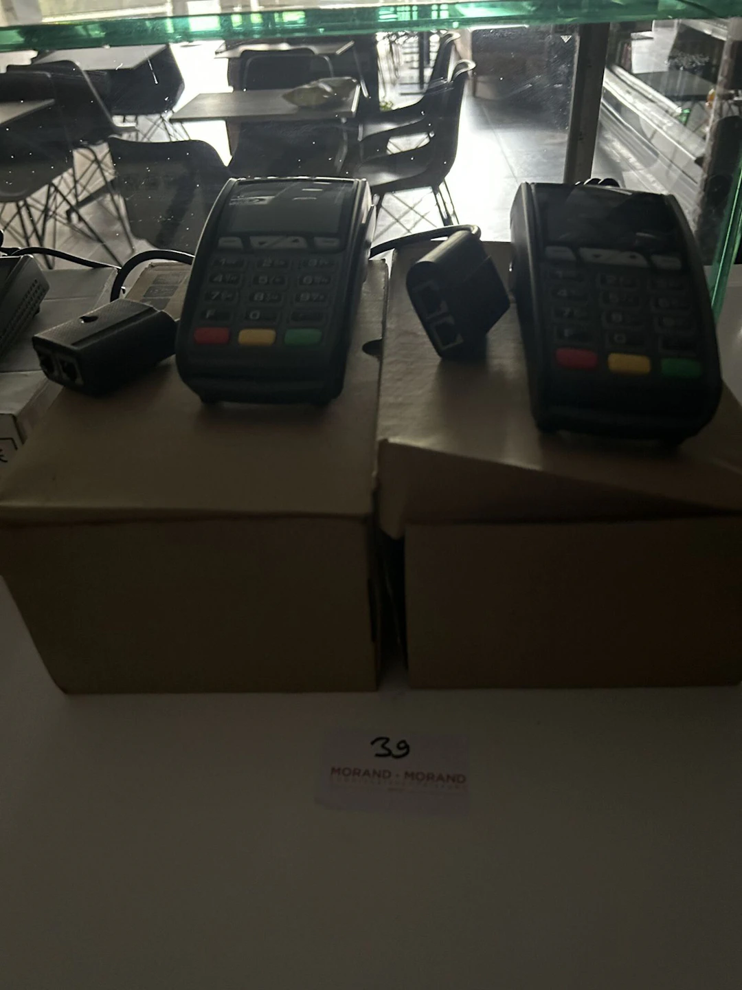 Réunion de 2 terminaux de paiement électroniques INGENICO. - Lot 188