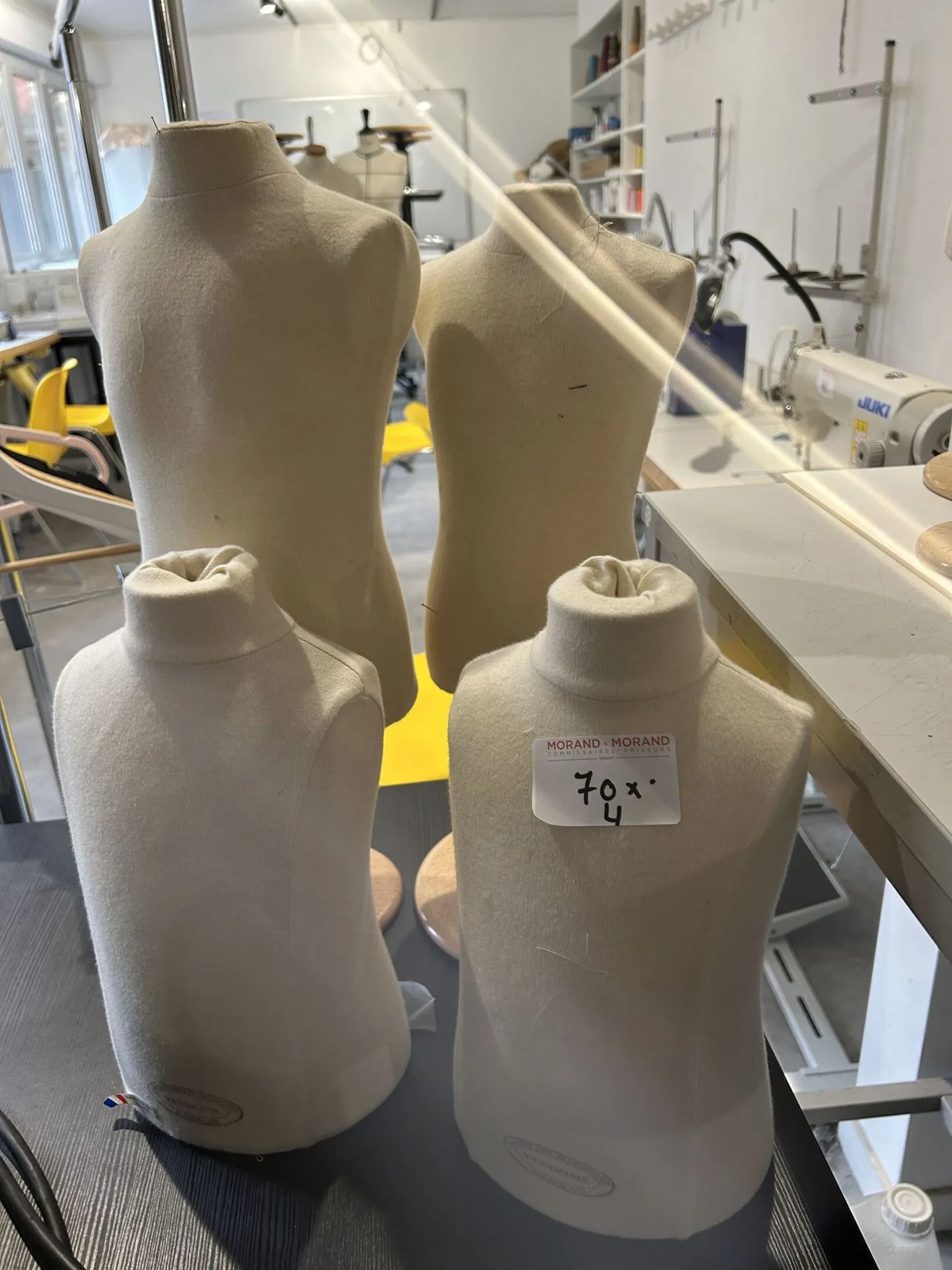 Réunion de 4 bustes de couture, dont 2 VENDOME, et 2 sans ma - Lot 70