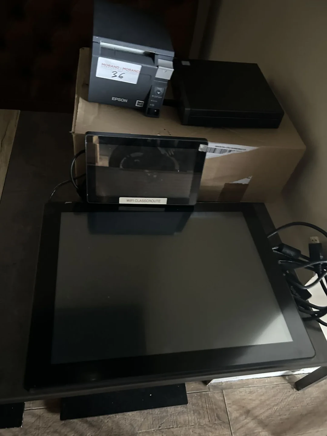 Lot suivi de commande & caisse comprenant : - Lot 166
