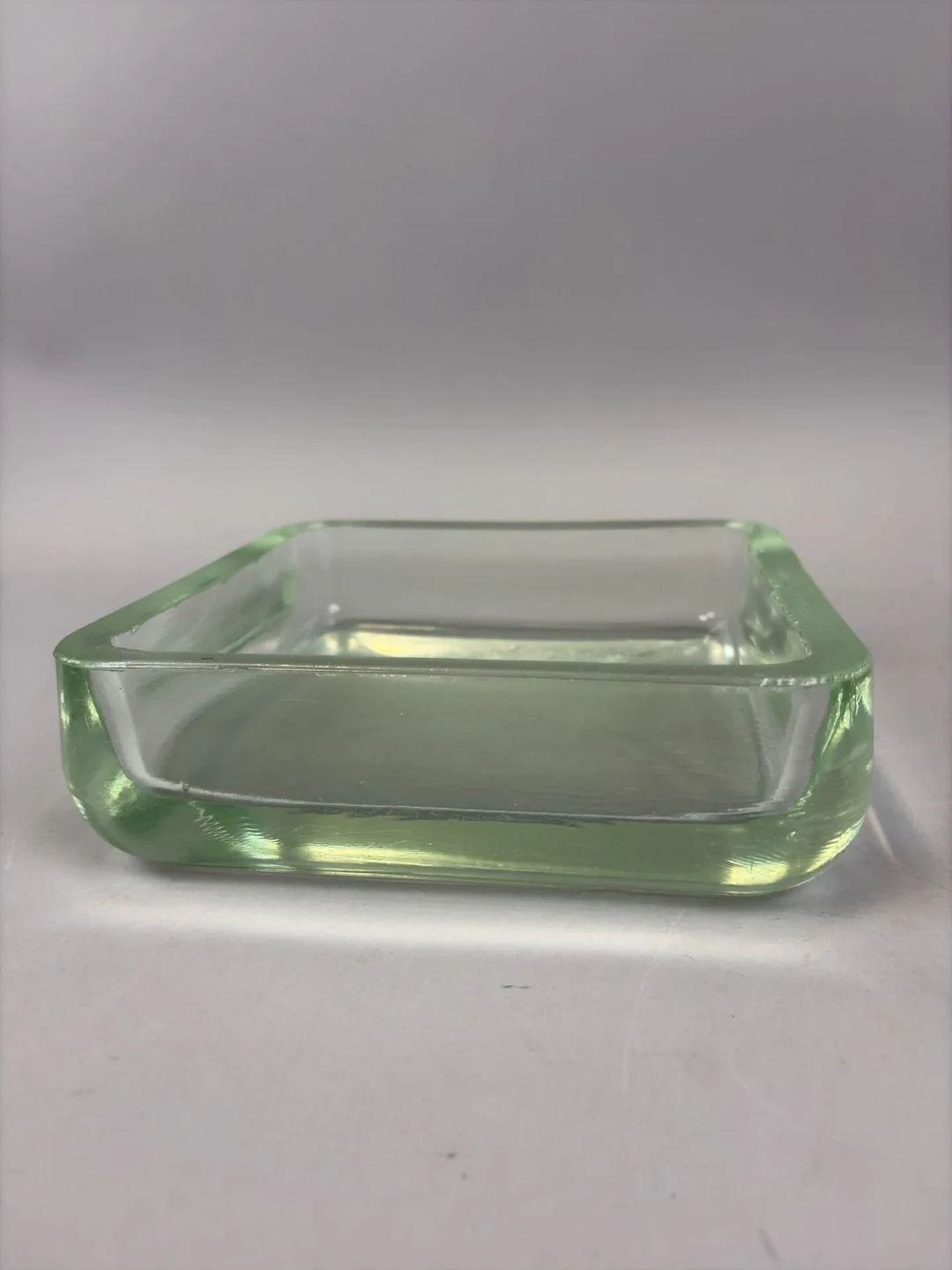 Quadrangular trinket dish made of thick, molded, textured gl - Lot 267