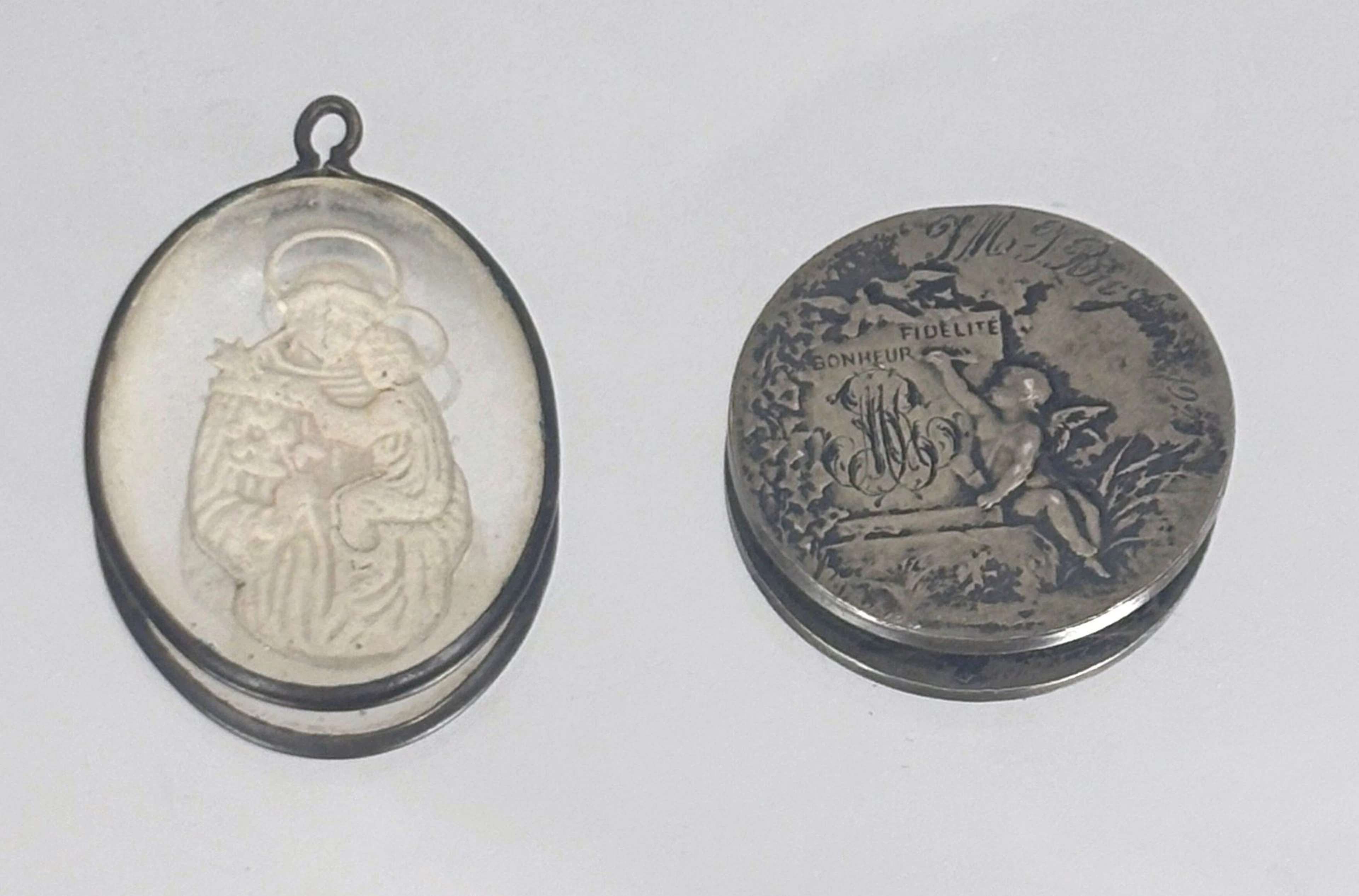 Silver wedding medal, engraved by Emile DROPSY; the obverse - Lot 218